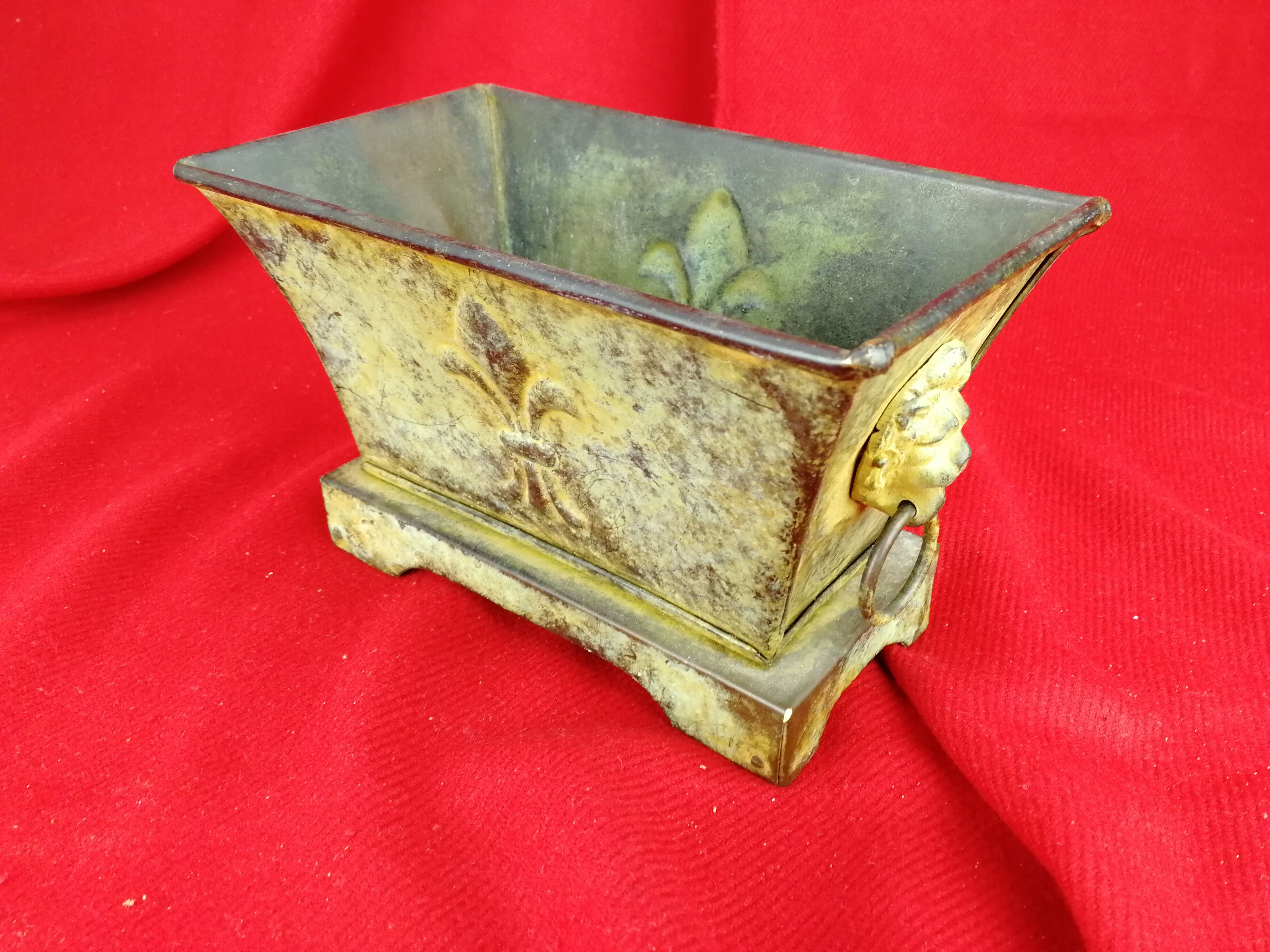 Empire patinated copper planter