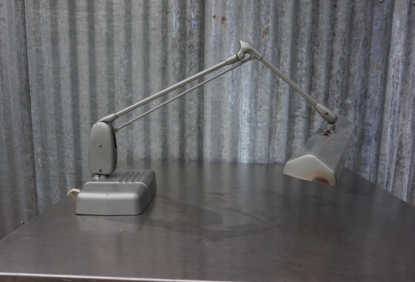 Floating industrial dazor desk lamp