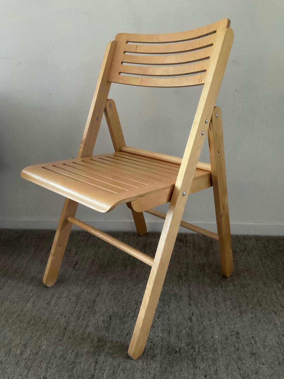 Vintage folding chair in beech