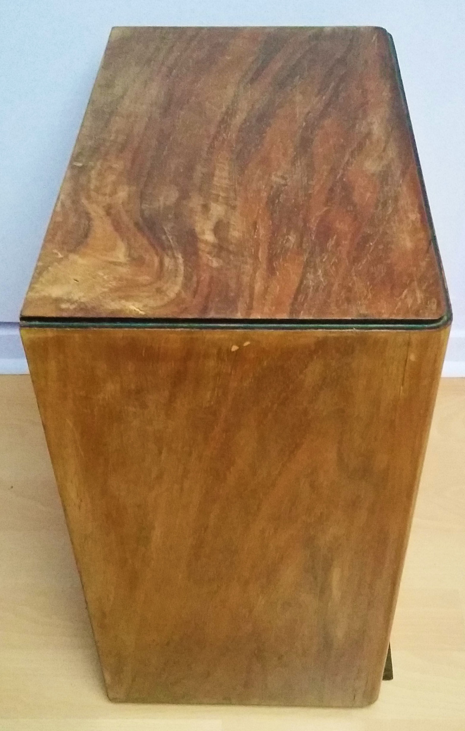Ancien poste TSF des années 1940