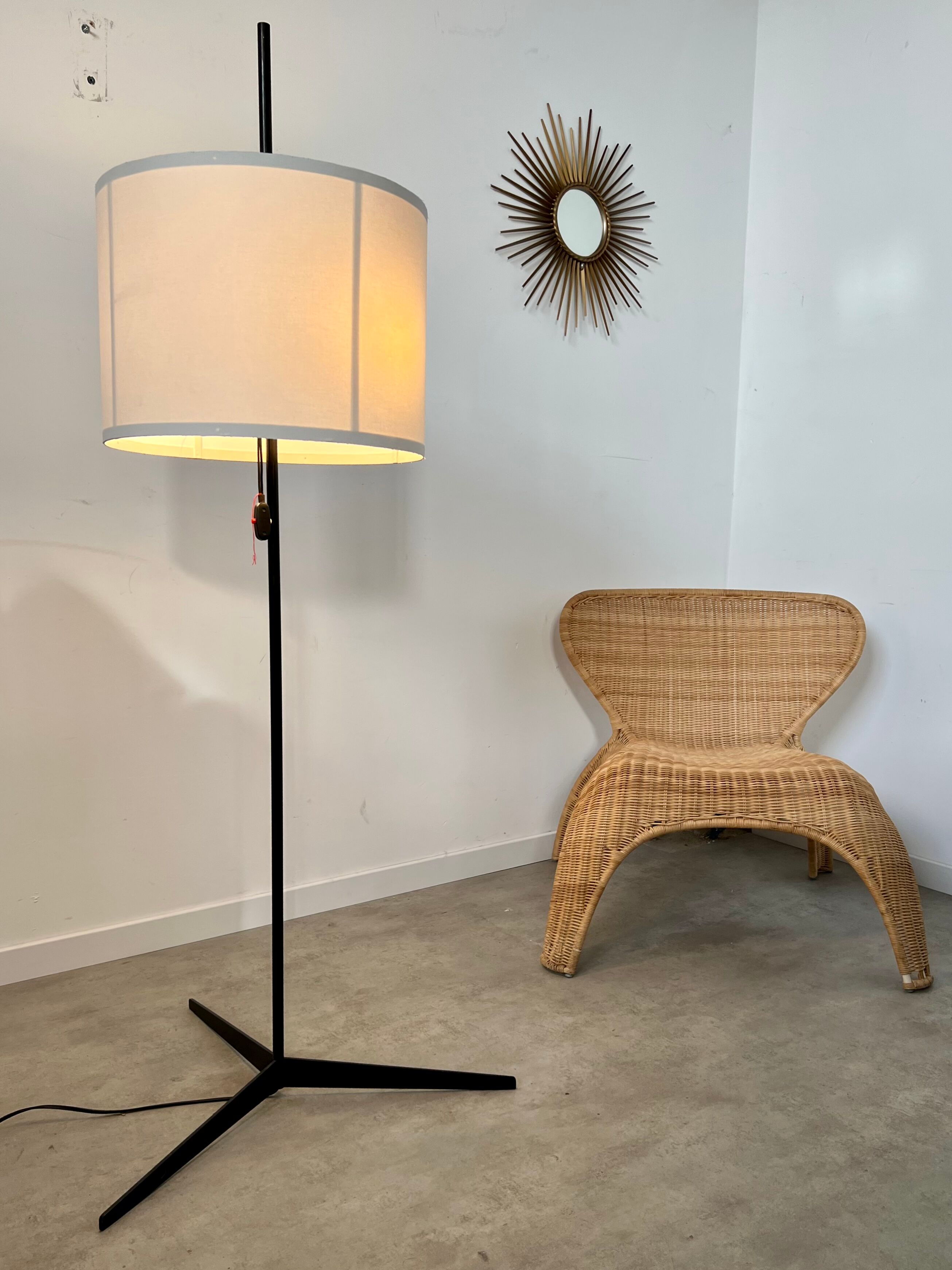 Old design floor lamp from the 50s in metal vintage adjustable lampshade