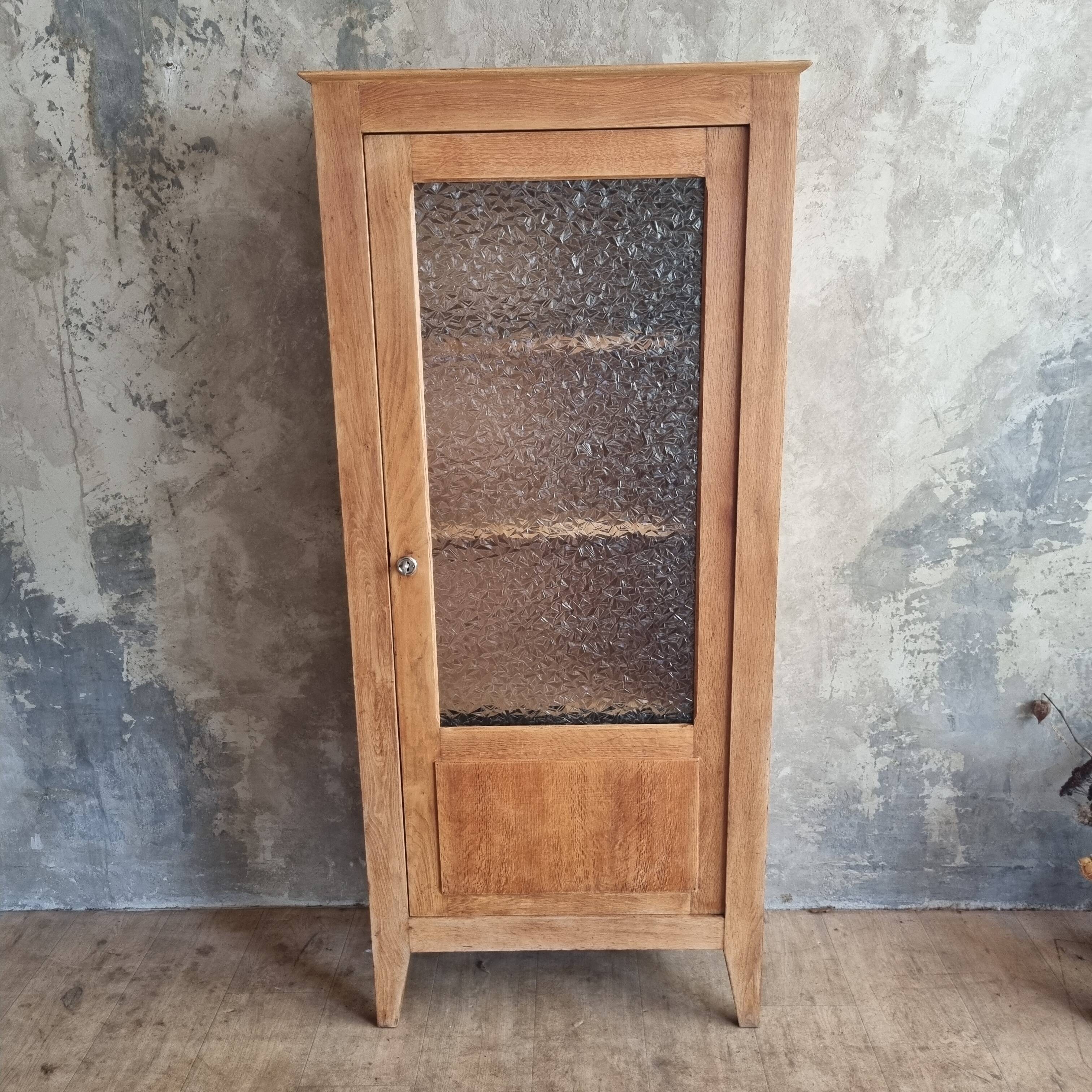 Glass cabinet