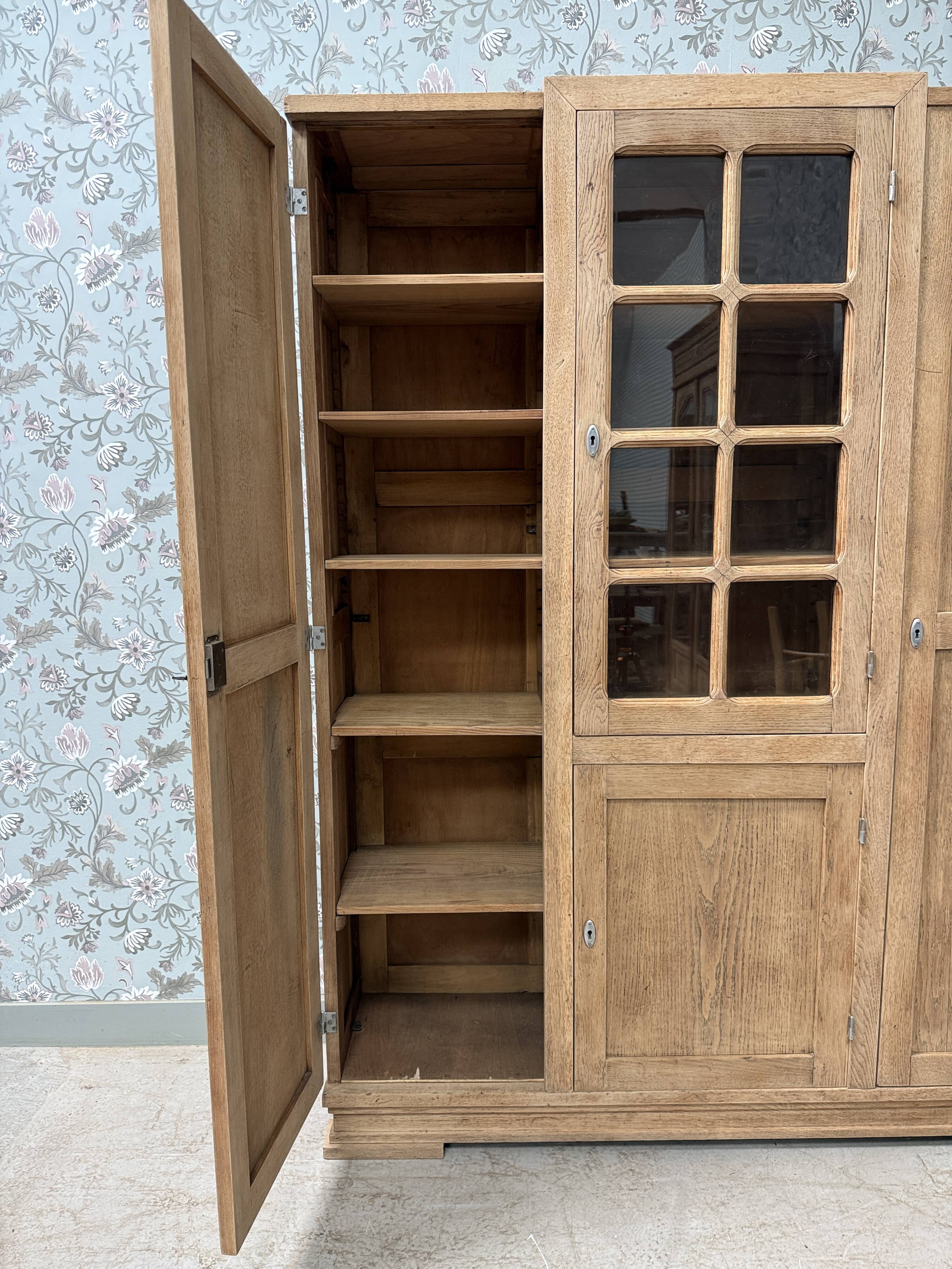 Large Art Deco wardrobe in oak (renovated)