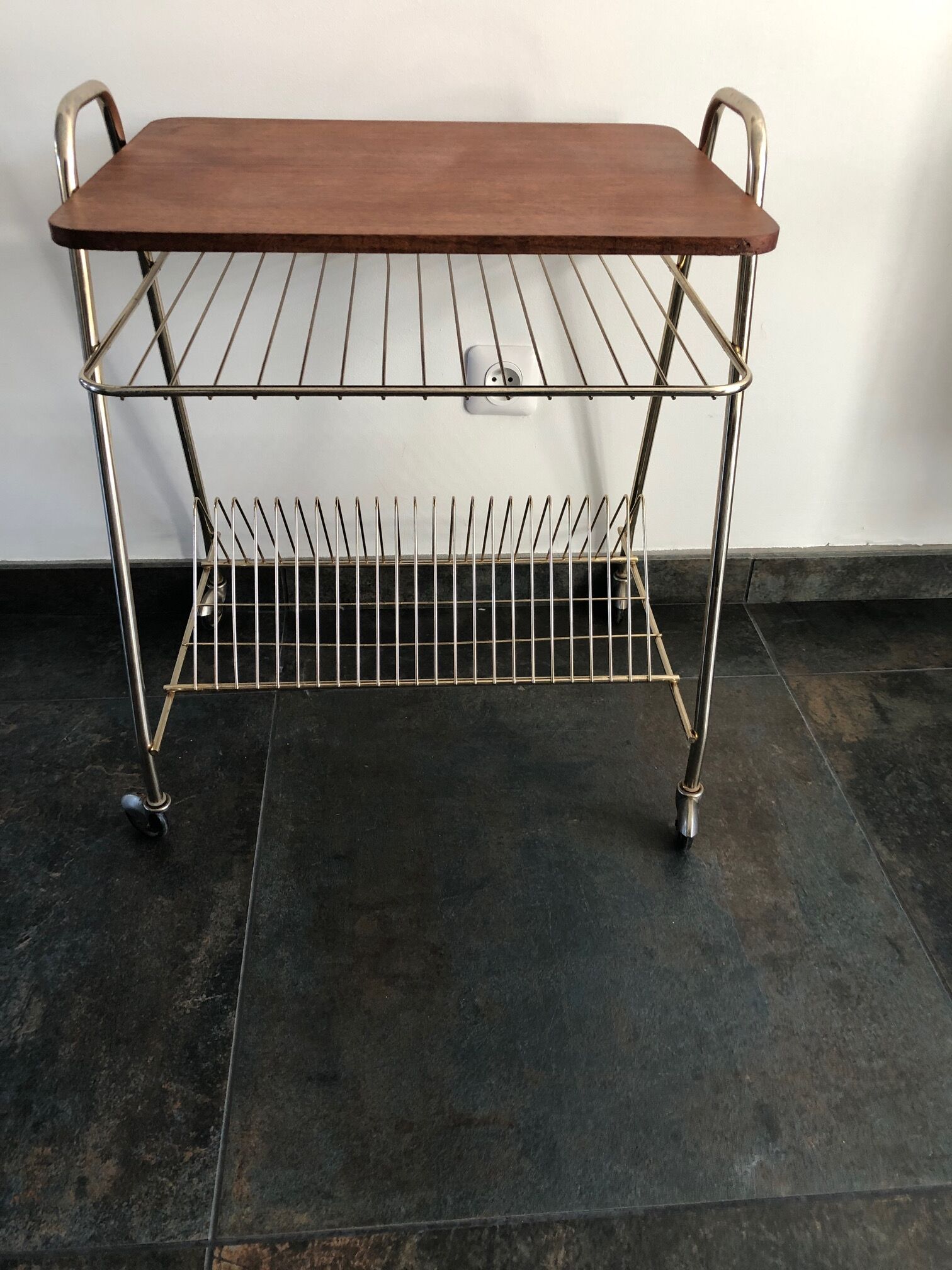 Roller tray for vinyl