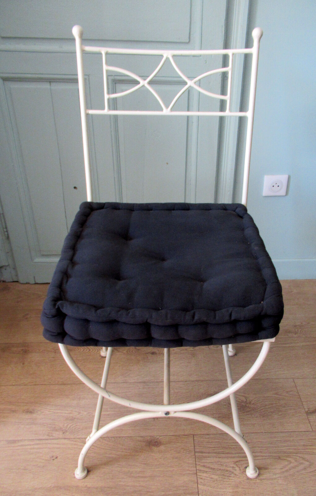 Set of garden seats, made of iron