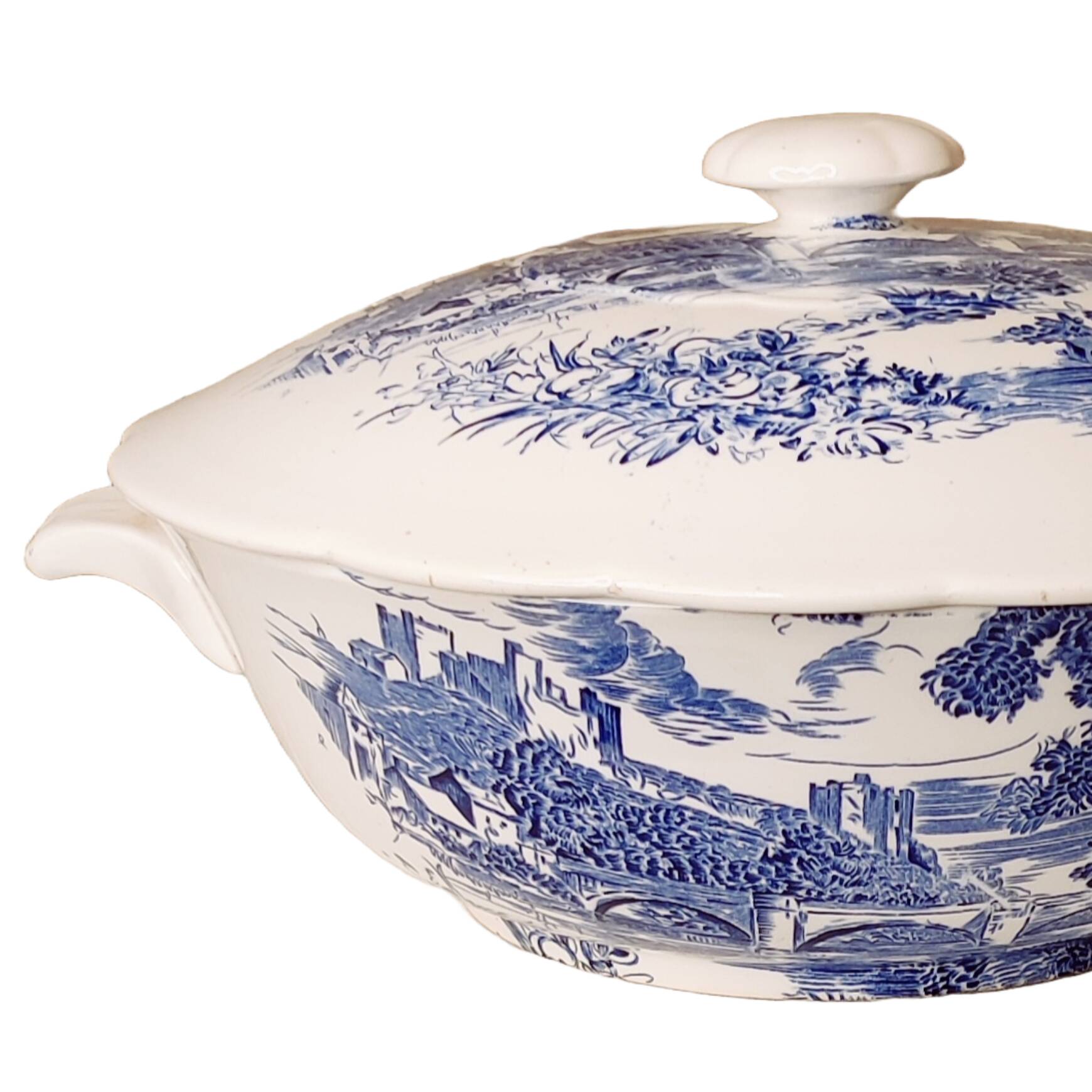 Gien x Wedgwood “Countryside” blue and white tureen – rare model