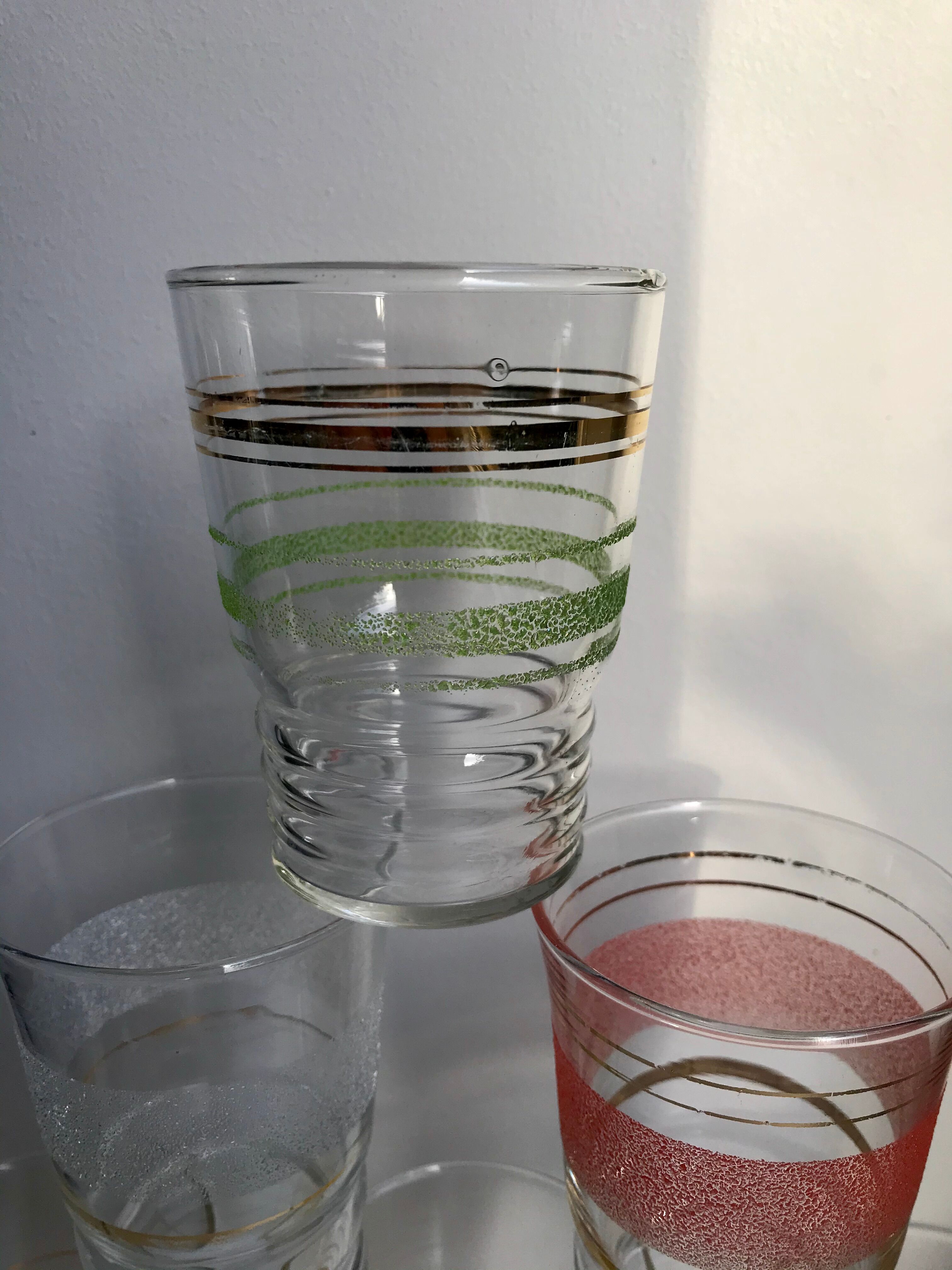ensemble de 6 verres à eau granité colorés années 1960