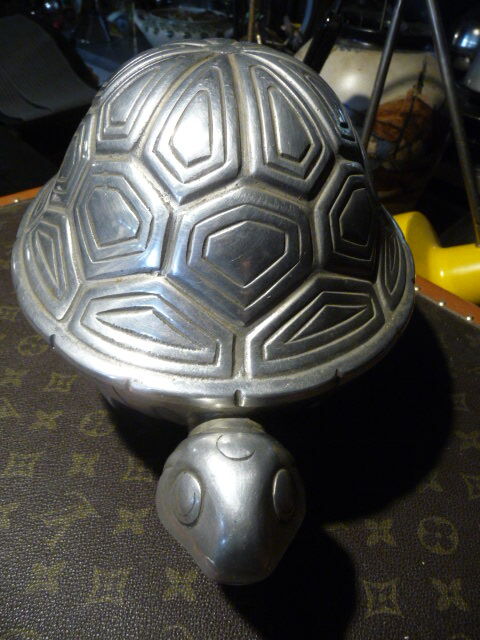 Aluminium cast iron turtle