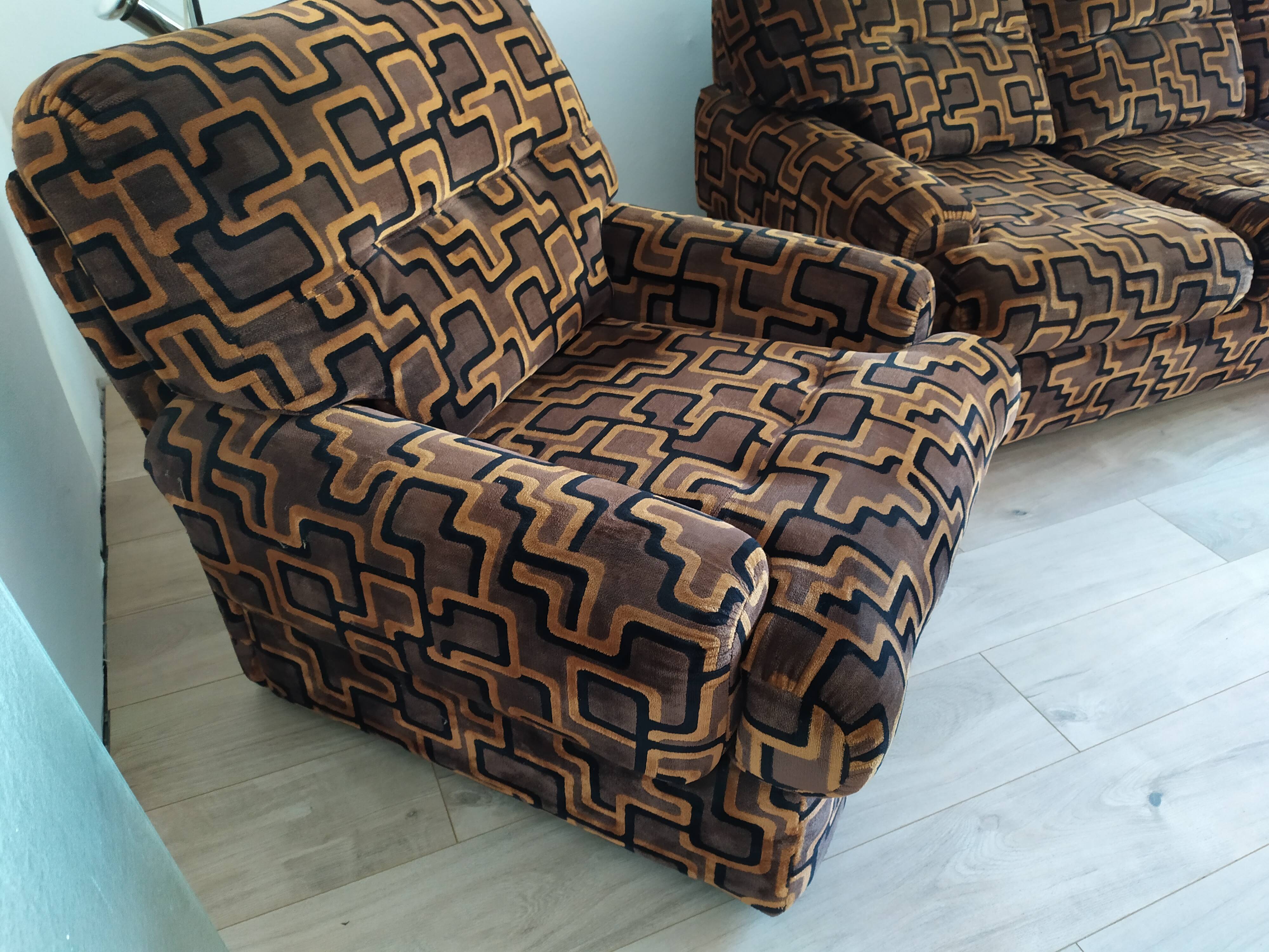 Set vintage sofa bed and 2 armchairs