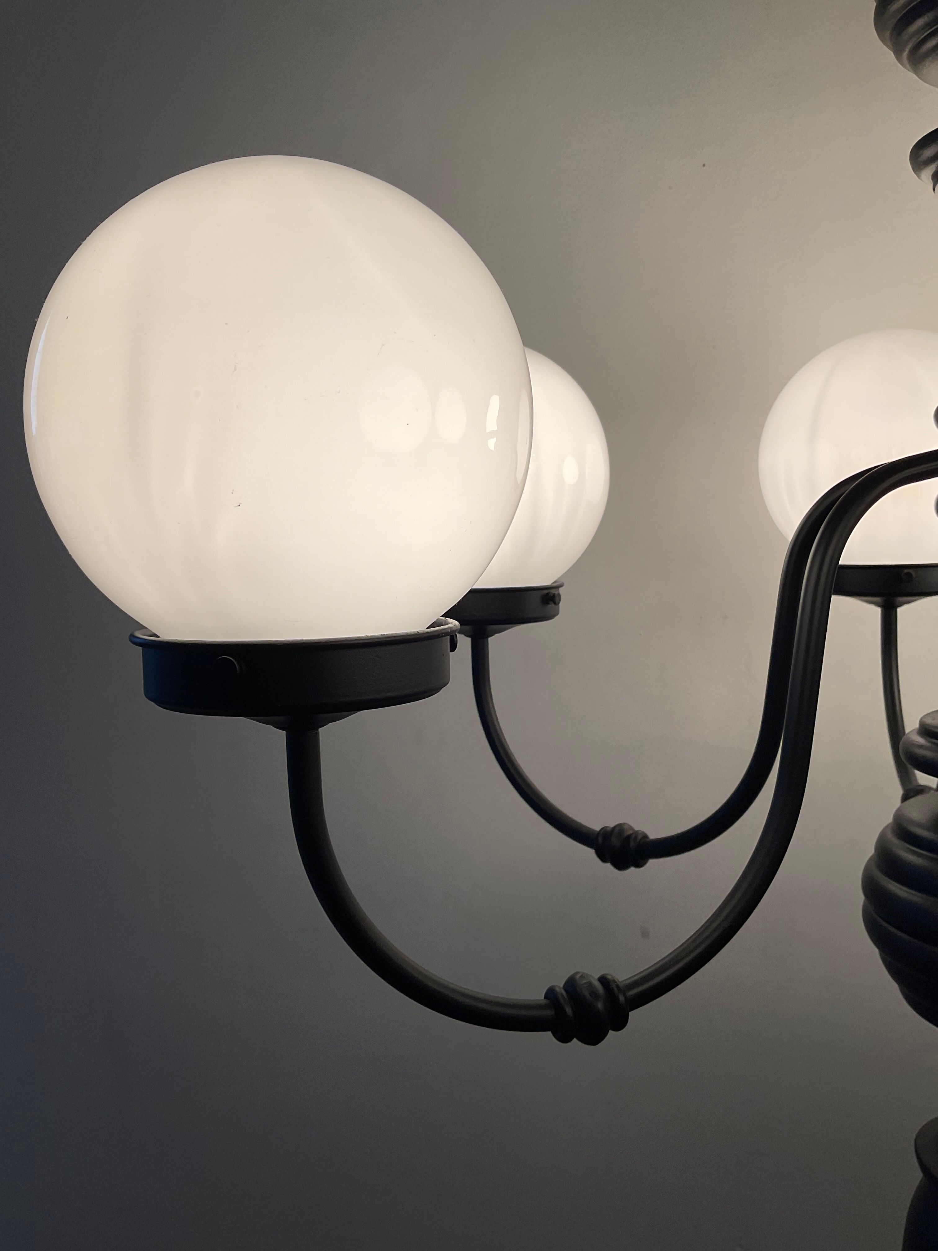 Vintage "Lamppost" in opaline and wood 6 fires