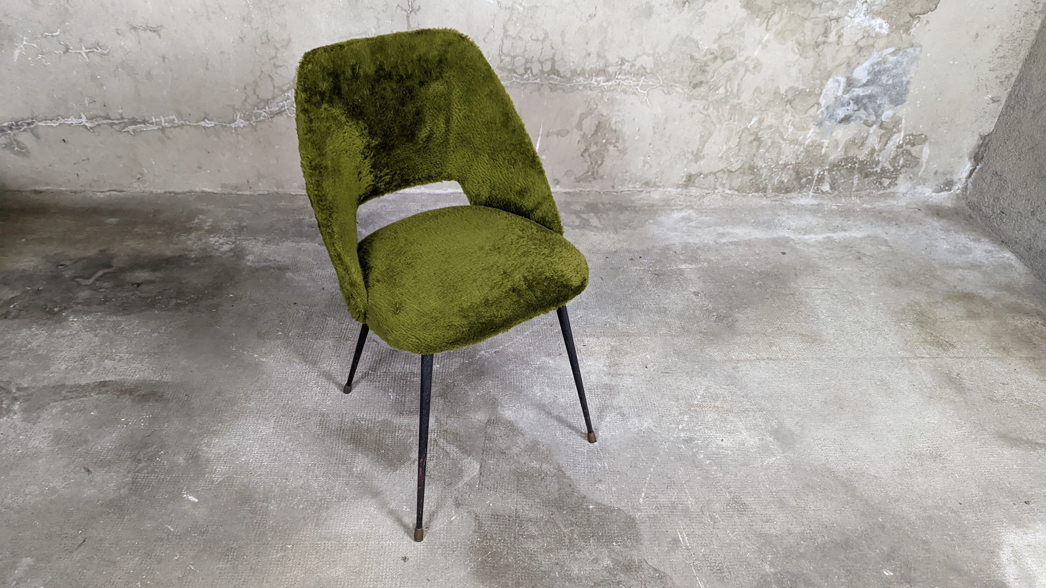 Vintage moumoute chair set