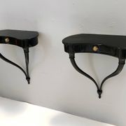 Paire de consoles murales, chevets en hêtre noir attribuées à Ulrich