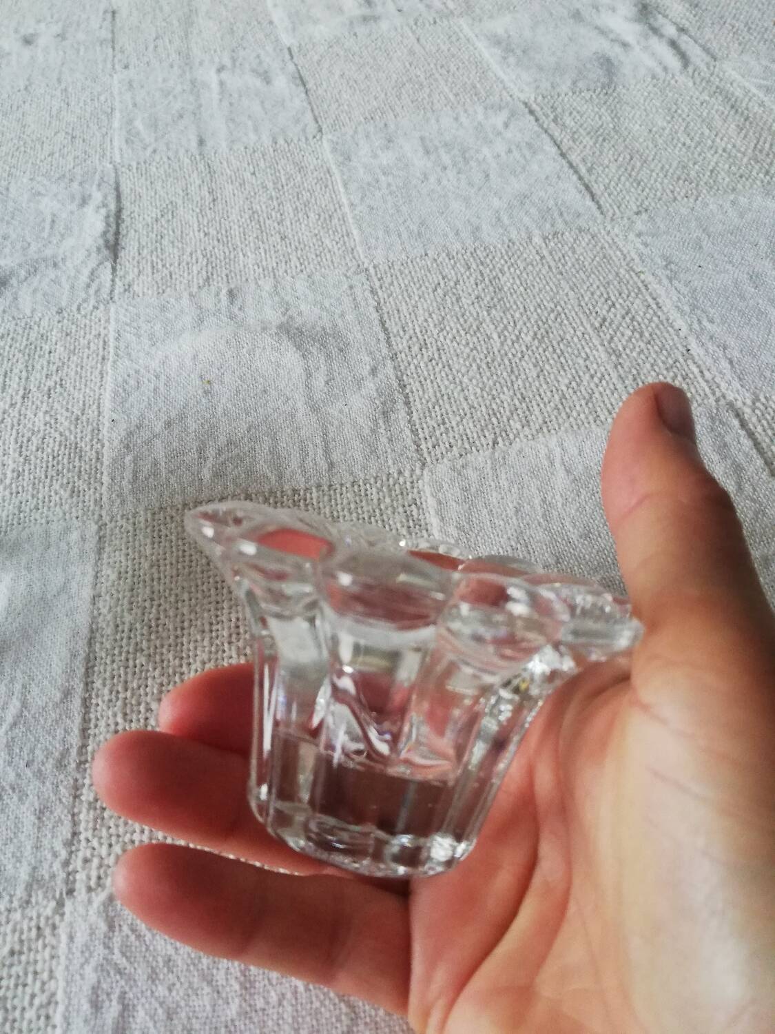 Lot de deux bougeoirs cristal formes différentes