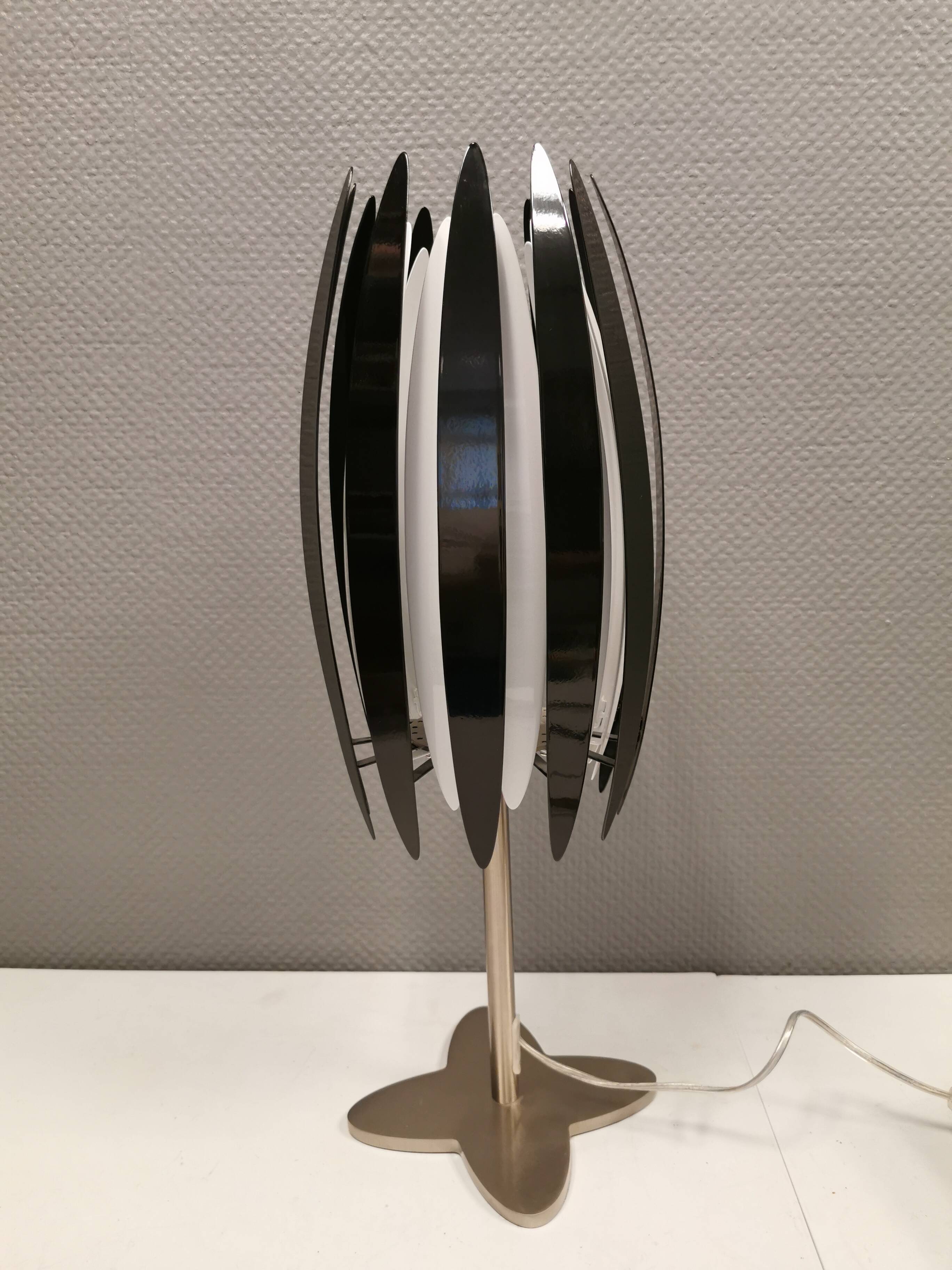 Large table lamp designed by Benny Frandsen for Frandsen Lightning in the mid-1980s.