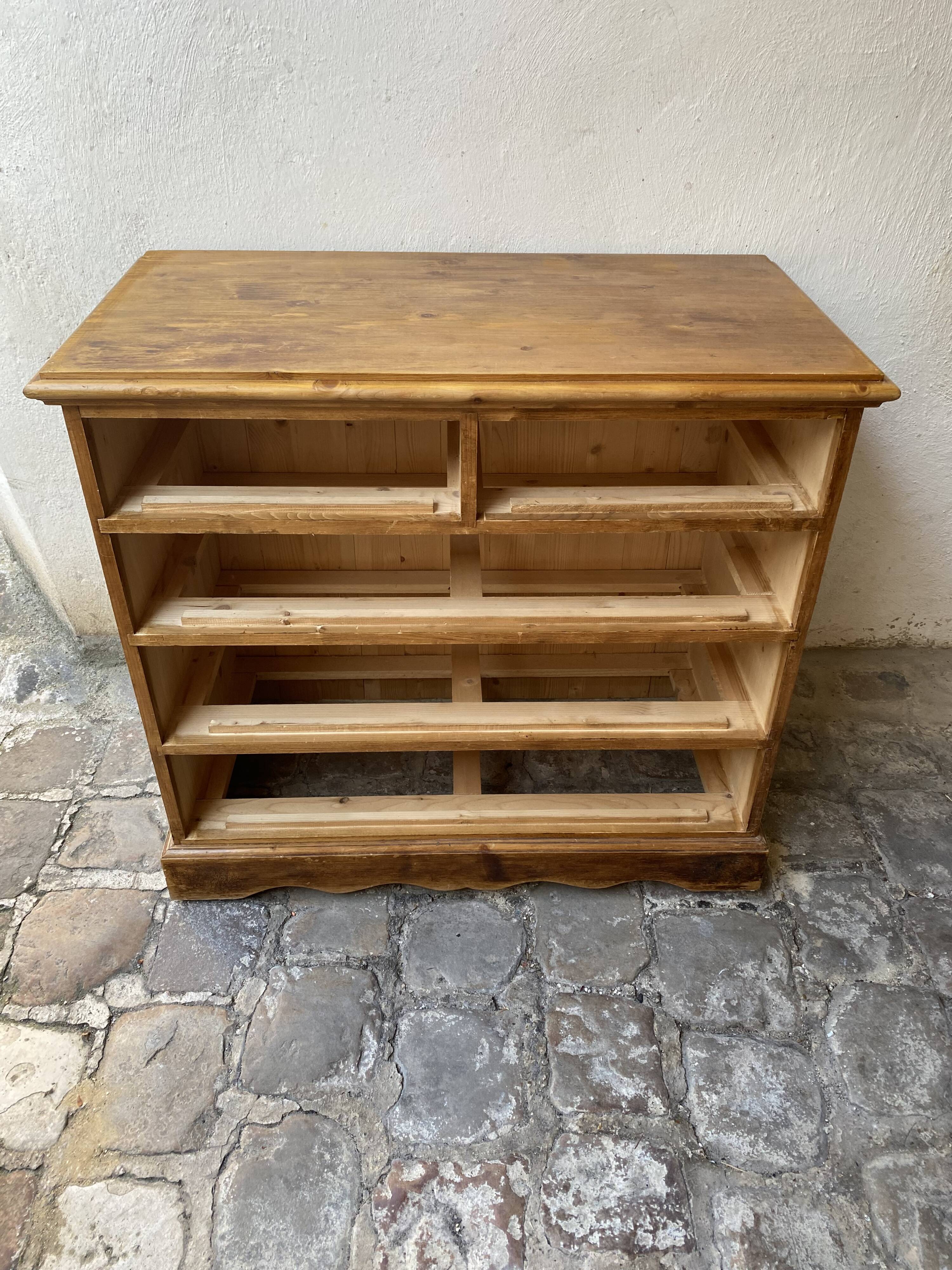 Solid natural pine chest of drawers with 5 drawers