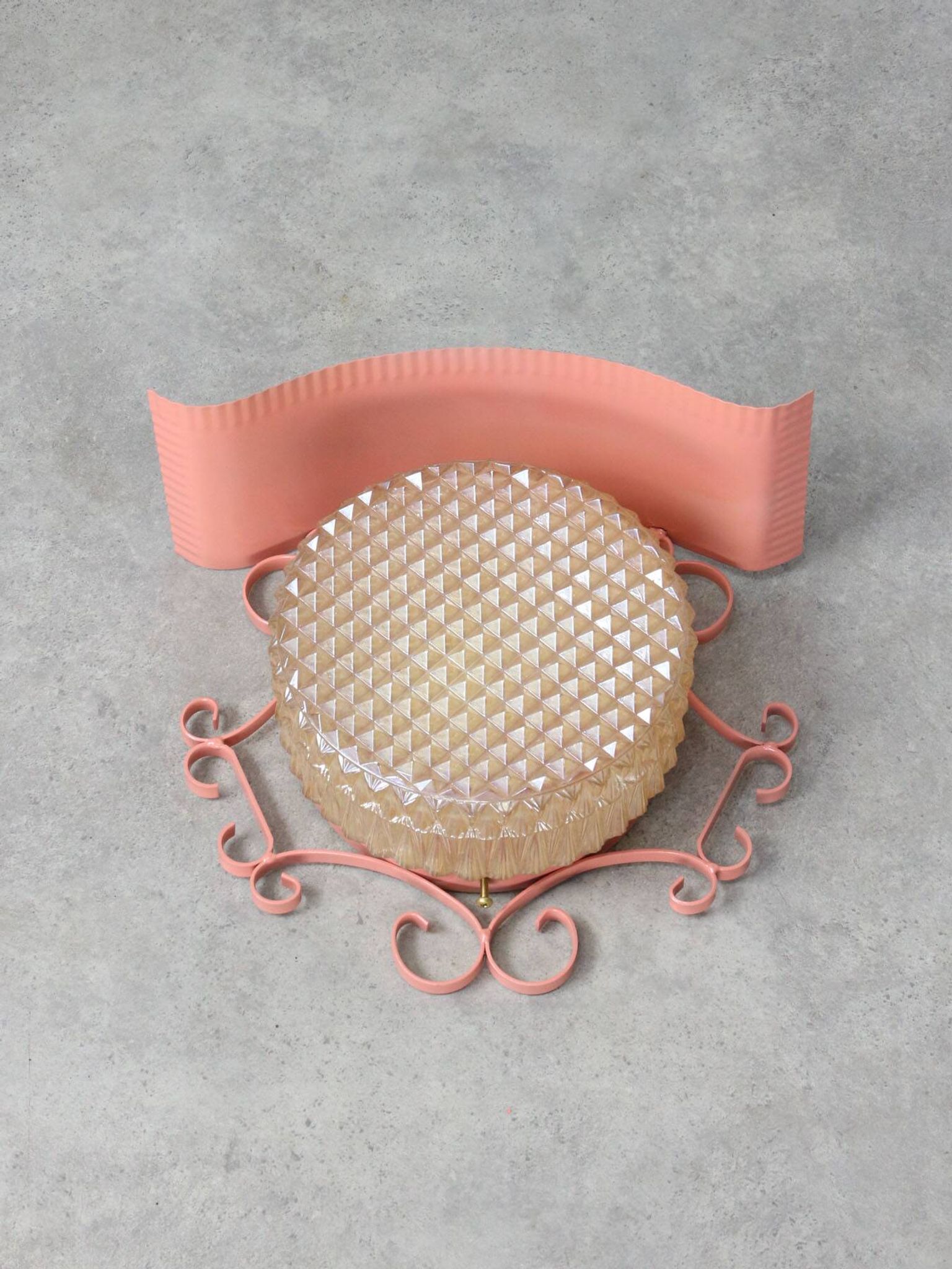 Mid-Century Intricate Italian Pink Wall Lamp, 1960s