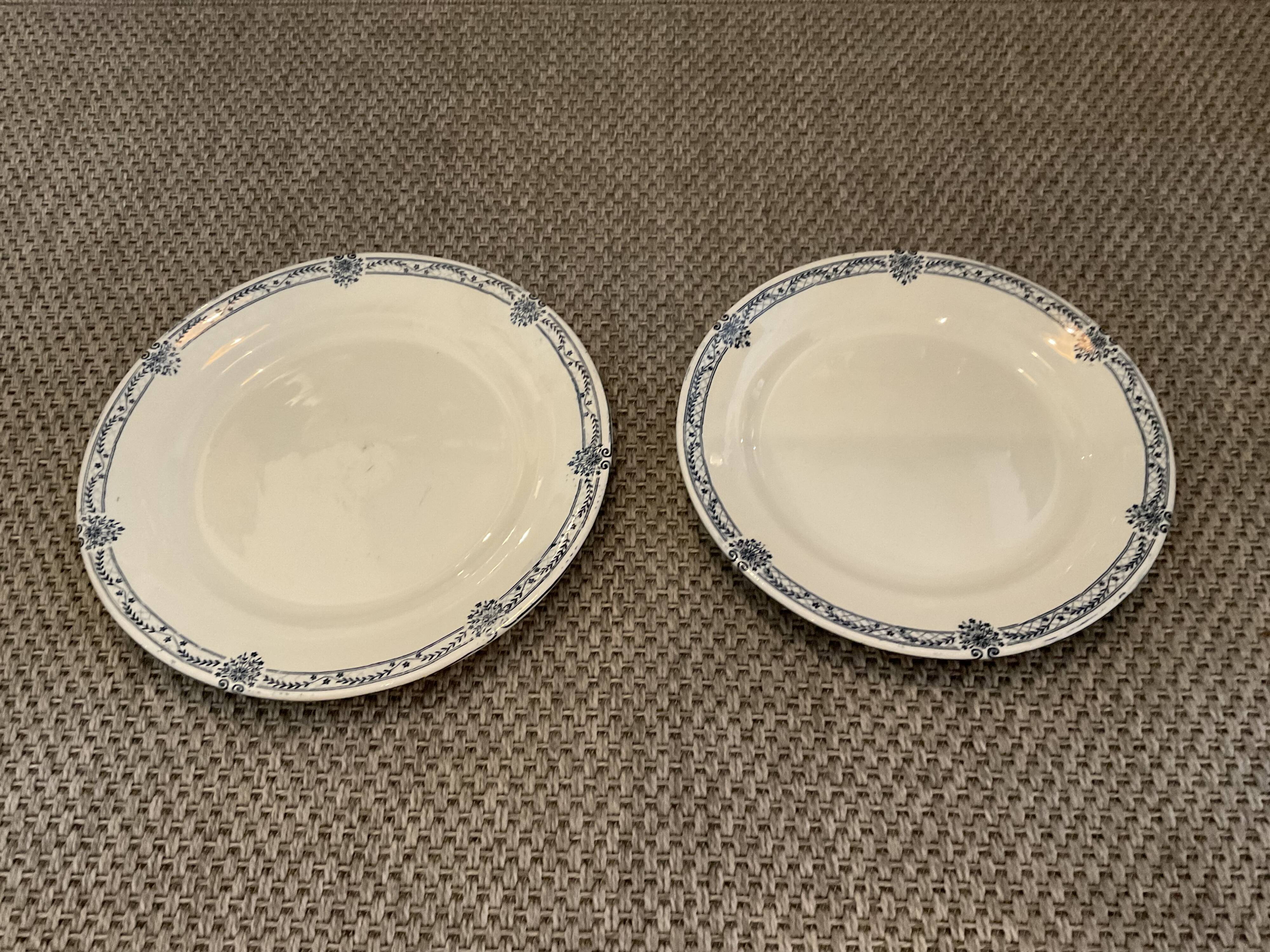 2 round dishes iron earth .salins