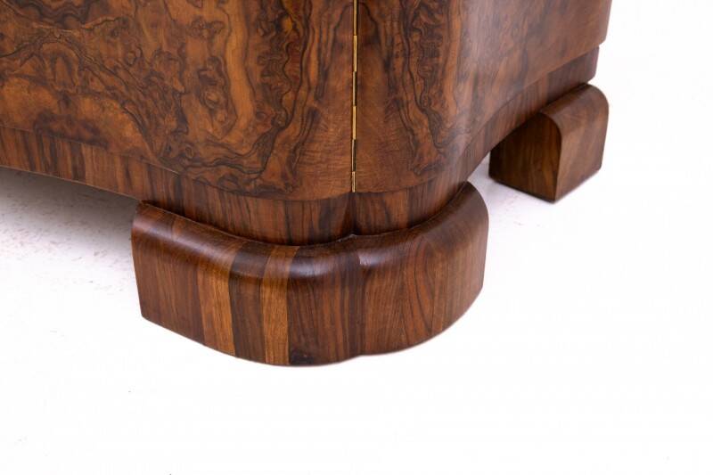 Grande commode Art déco des années 1940, Pologne. Après restauration.