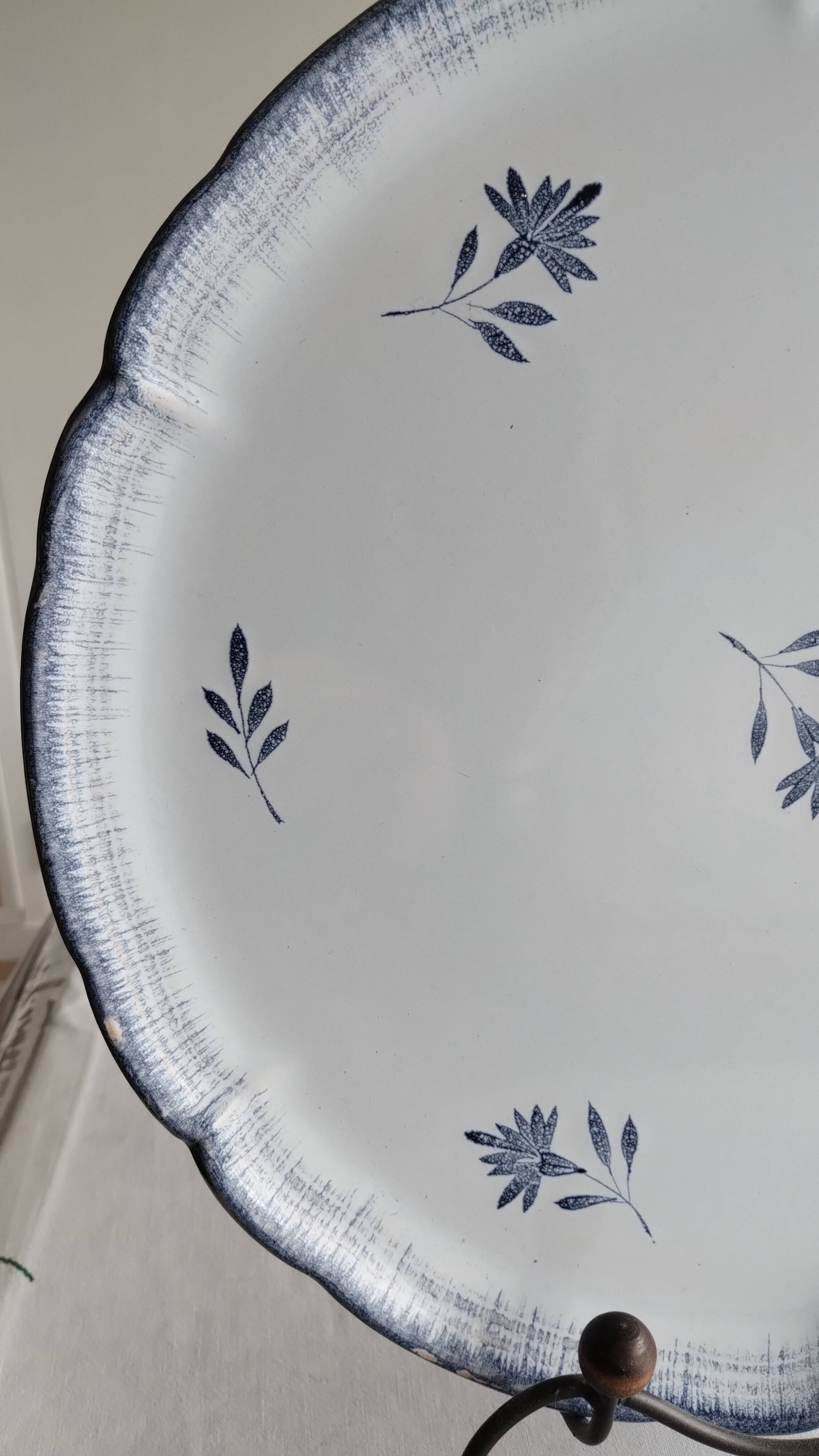 large flat plate Niderviller round dish.