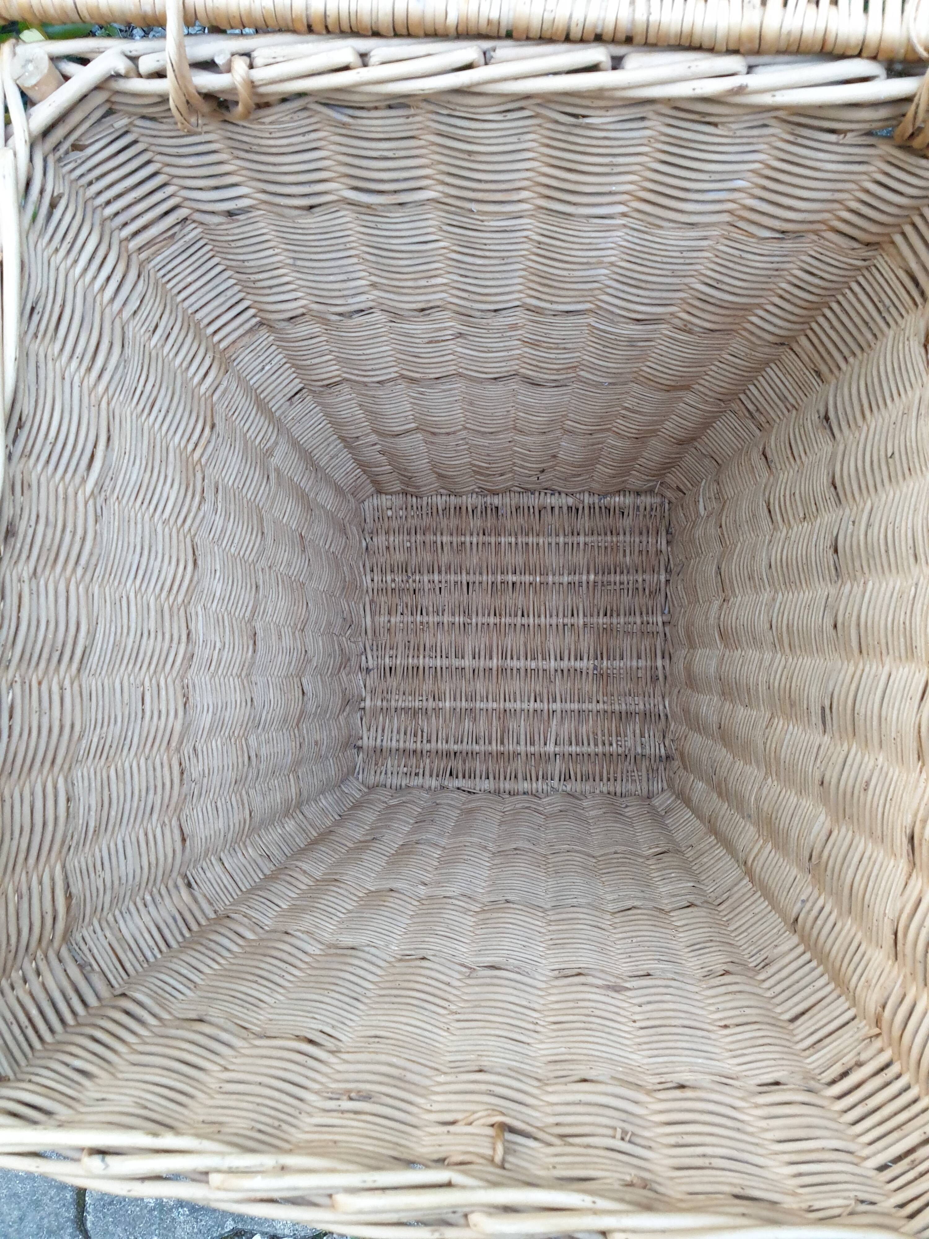 Wicker basket or laundry basket