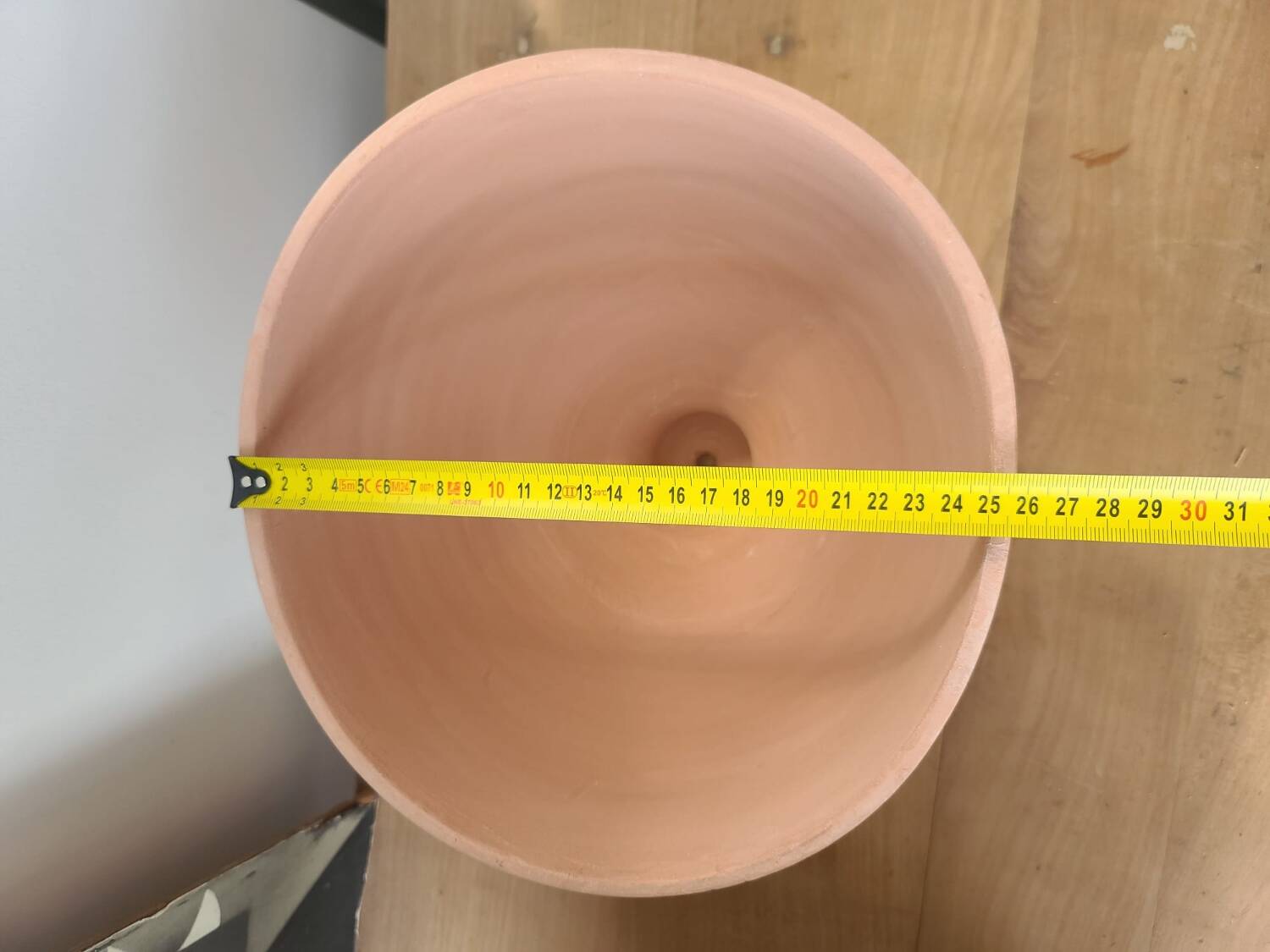 Coupelle lampadaire en terre cuite - suspension