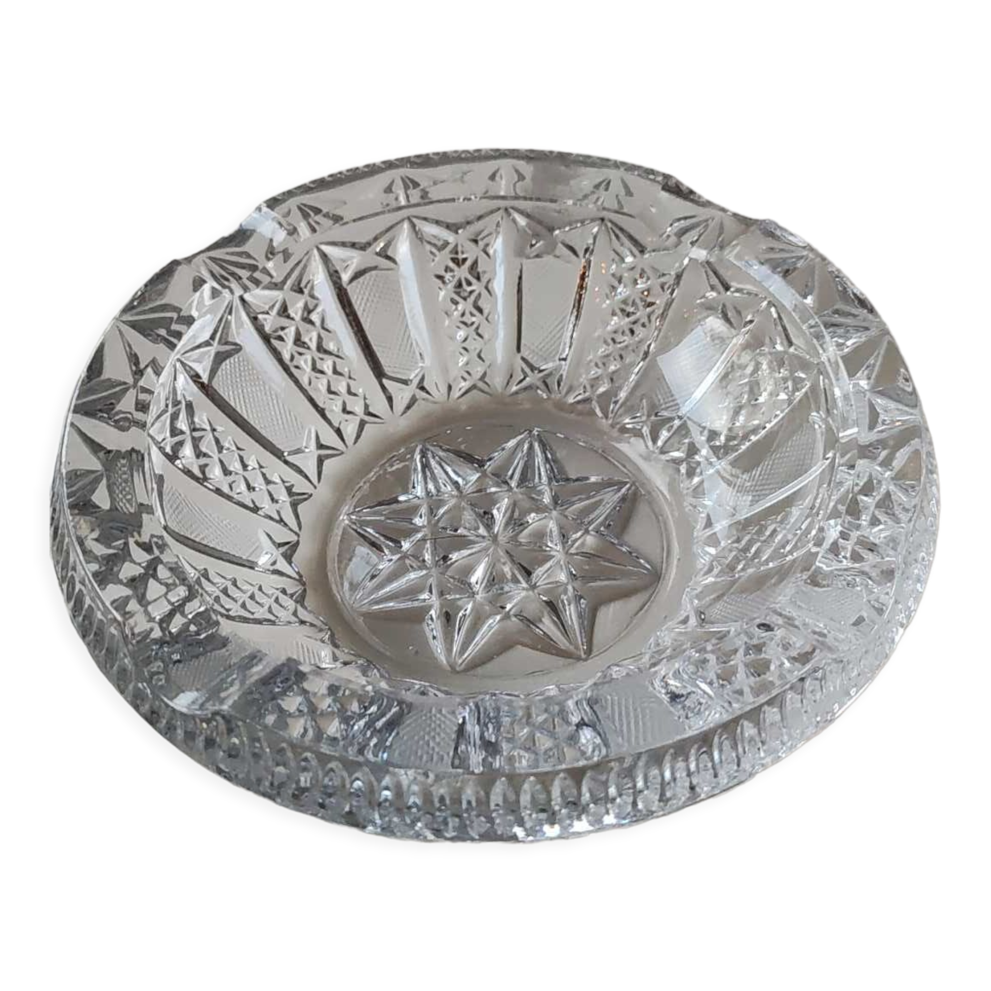 Ashtray/empty vintage pocket in cut bohemian crystal. decorated with diamond tips, braces