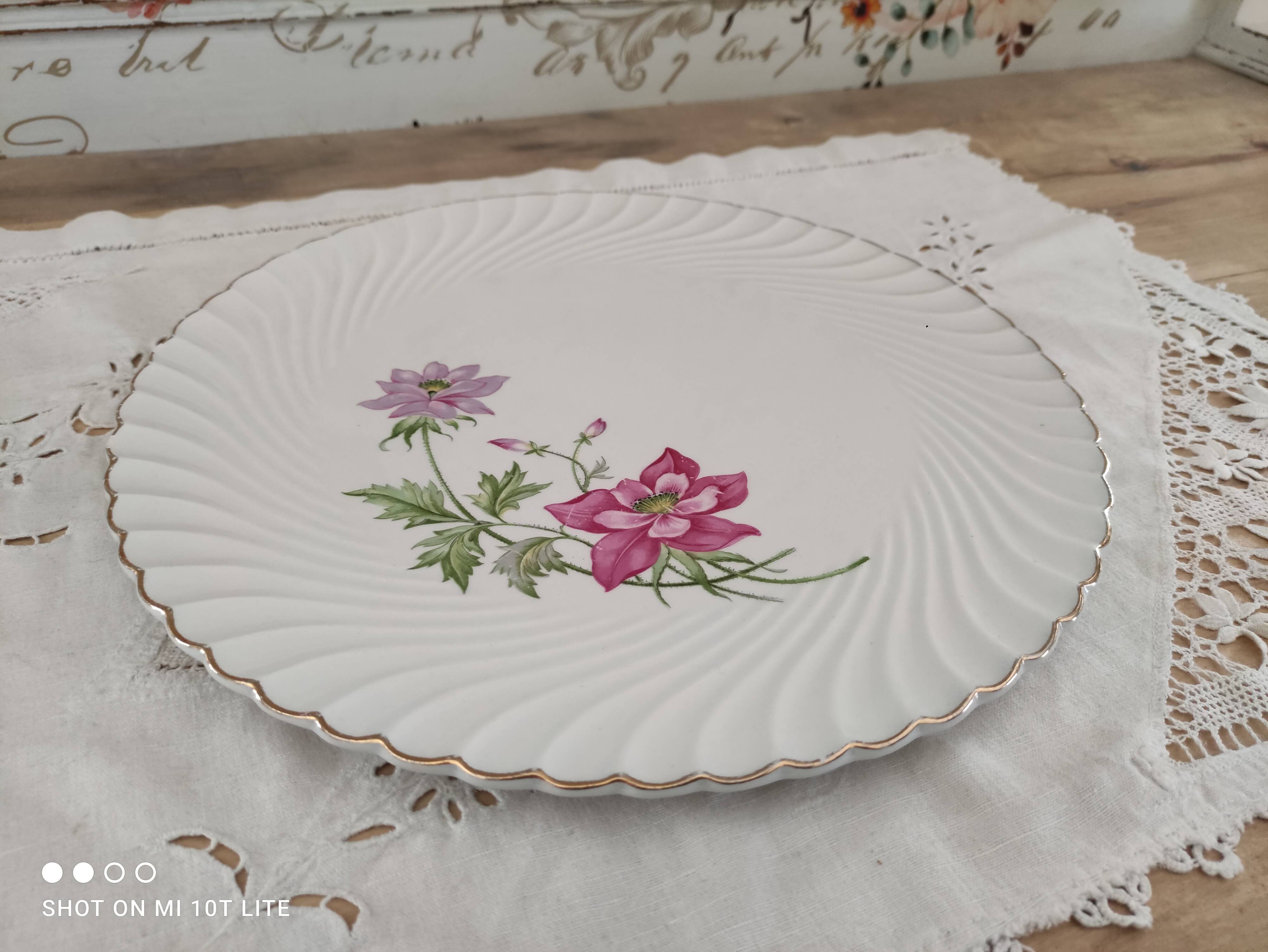 Round dish K&G Lunéville model Esterel