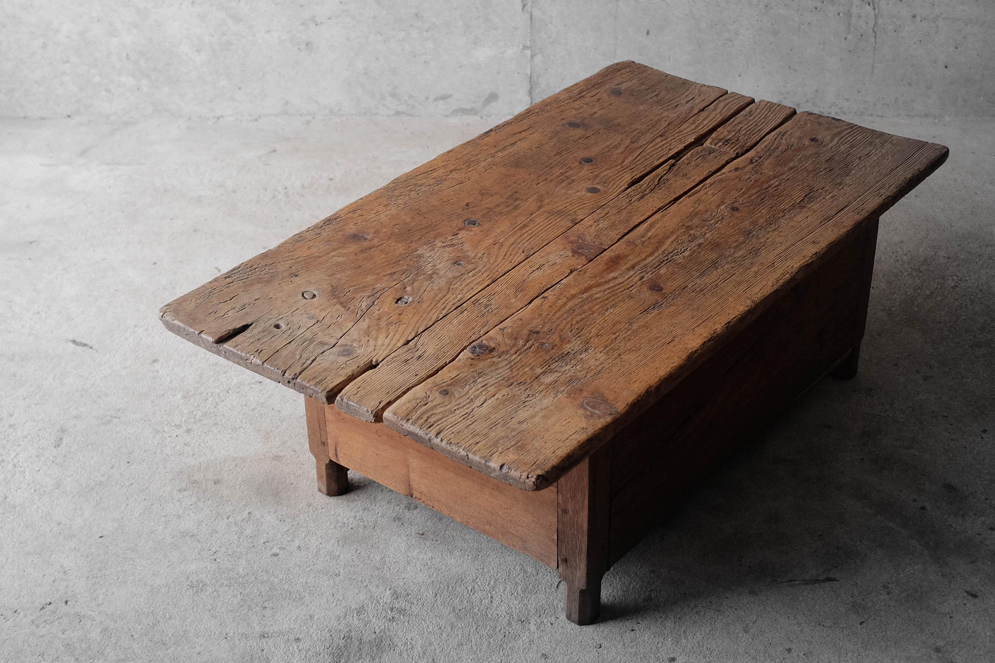 Popular art coffee table, Savoy, 19th century