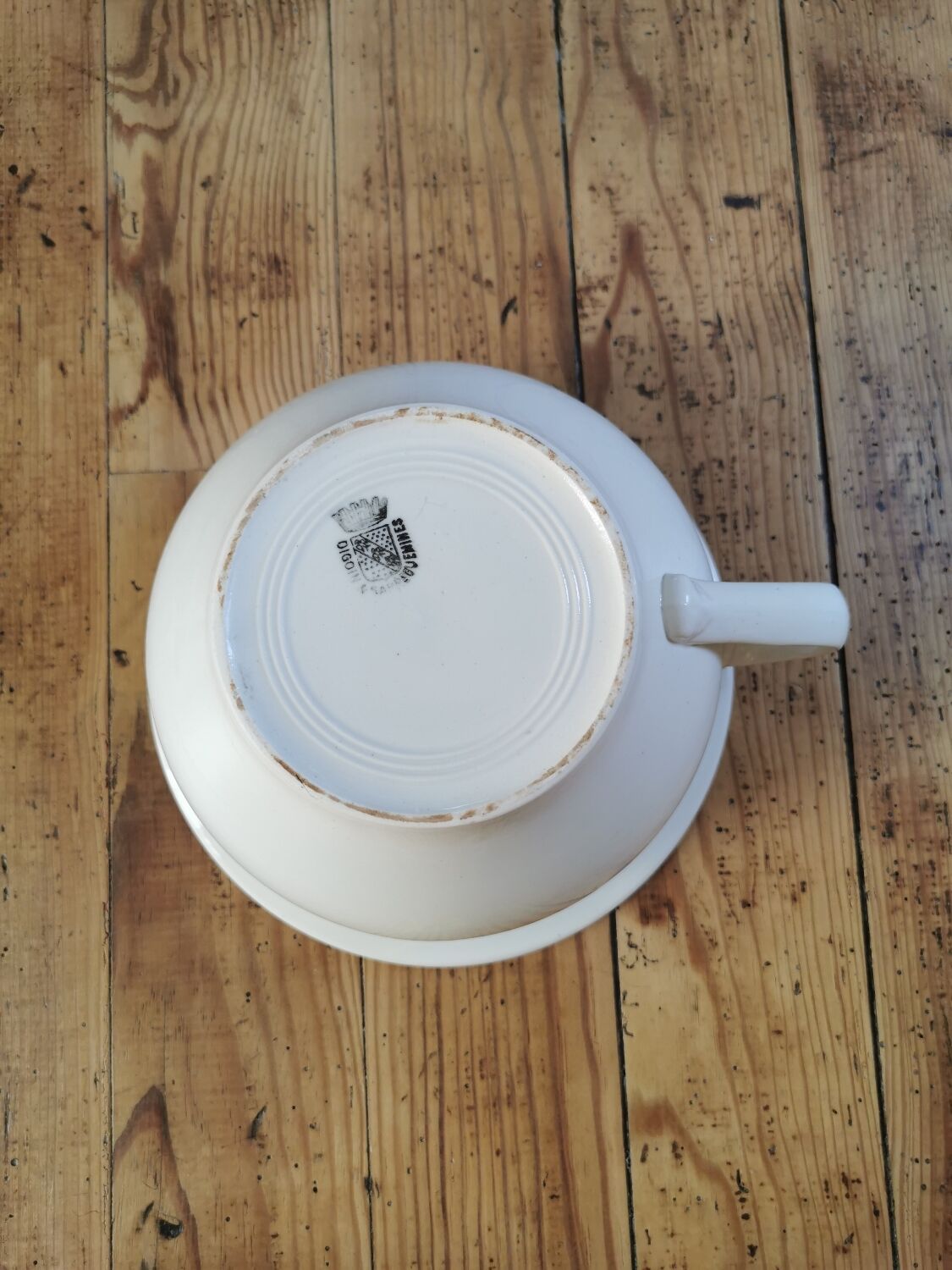 Old Digoin night vase