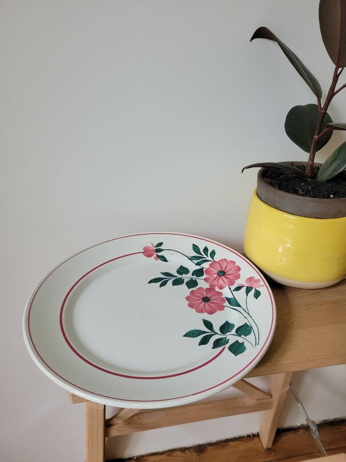 Large presentation plate Primerose Céranord Saint Amand