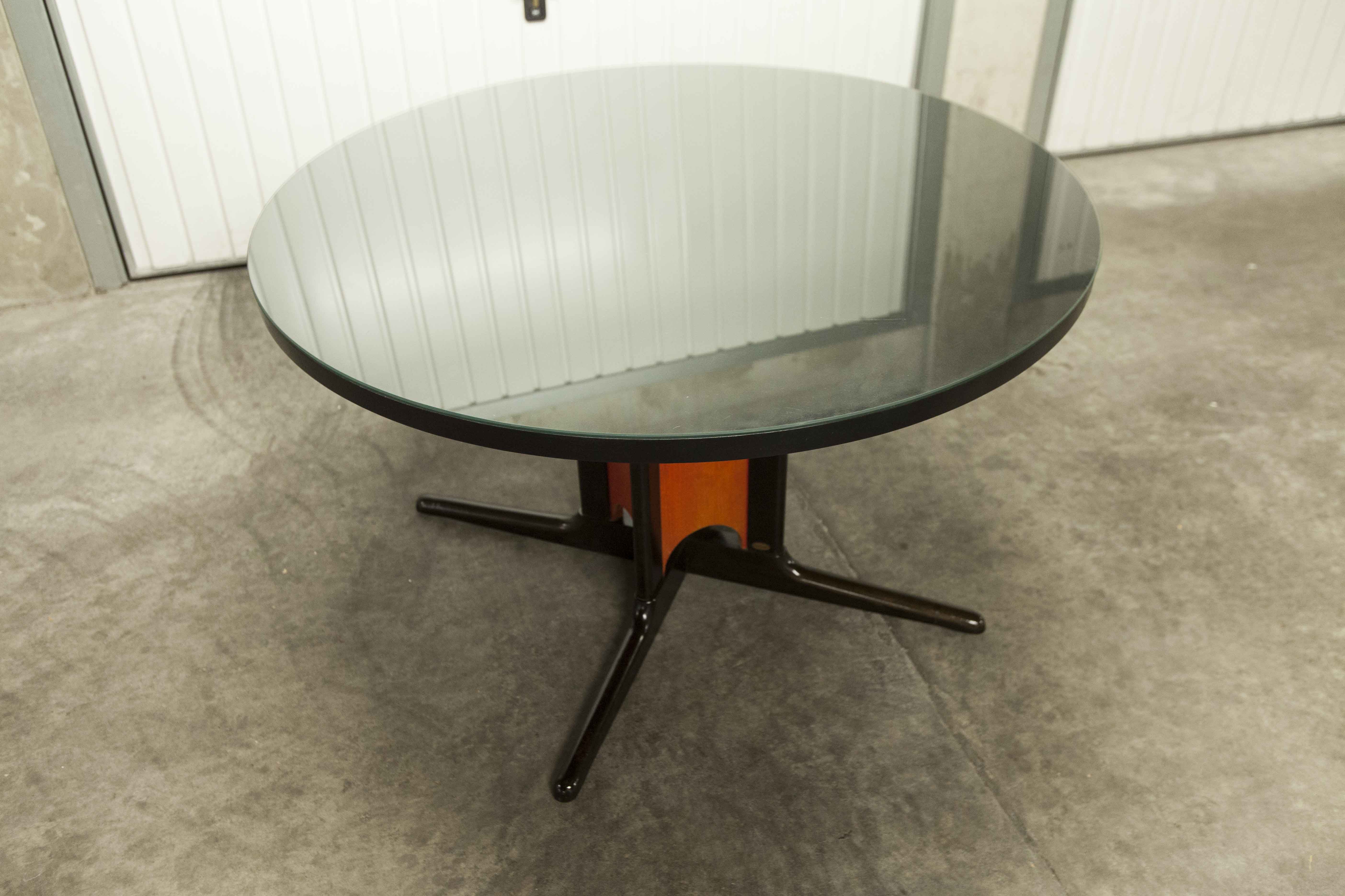 Table and 6 armchairs Baumann Diese, design Pagnon Pelhaître, Wenge color and red,