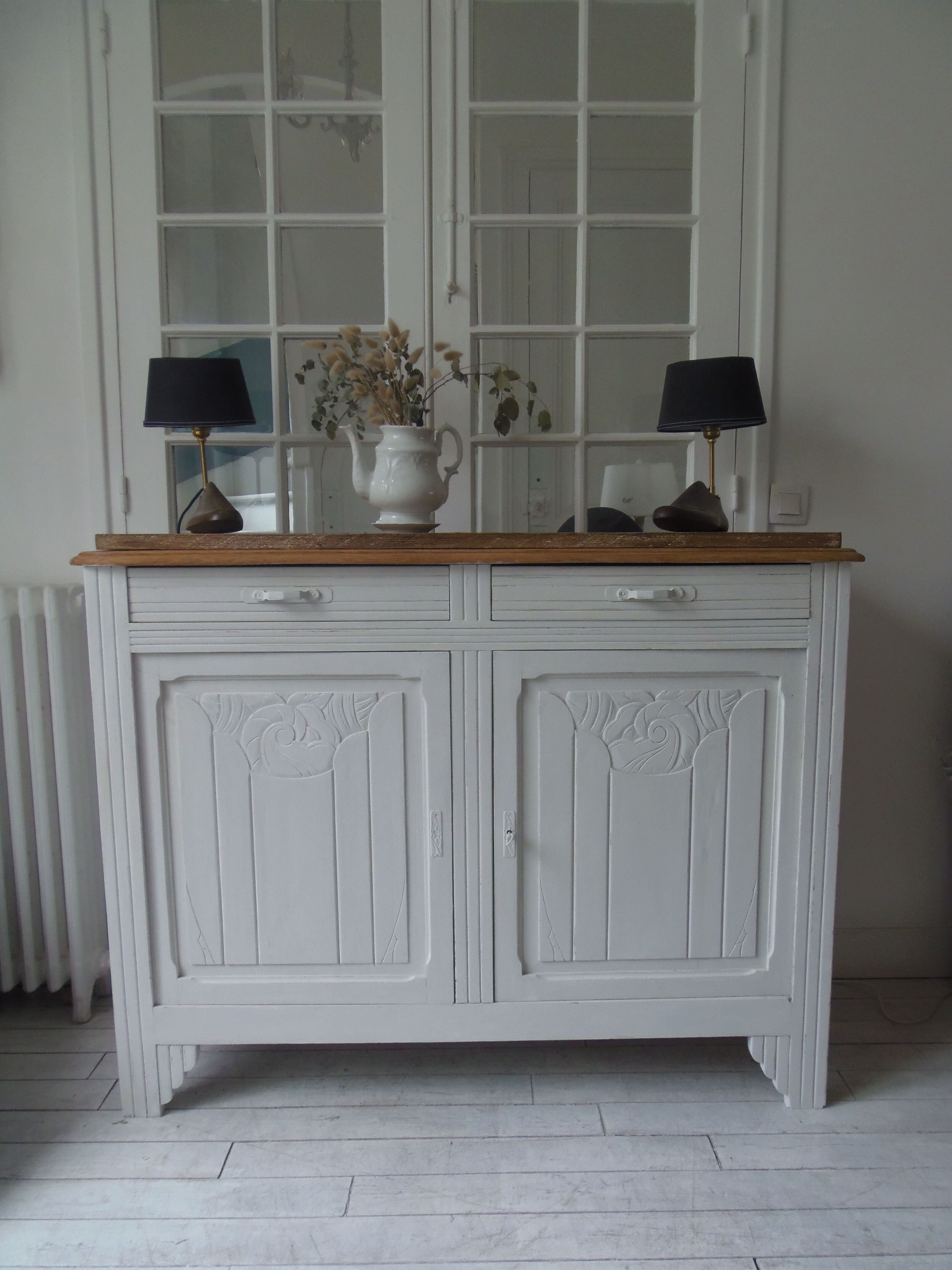 Art Deco buffet patinated pearl grey waxed finish, raw wooden tray.