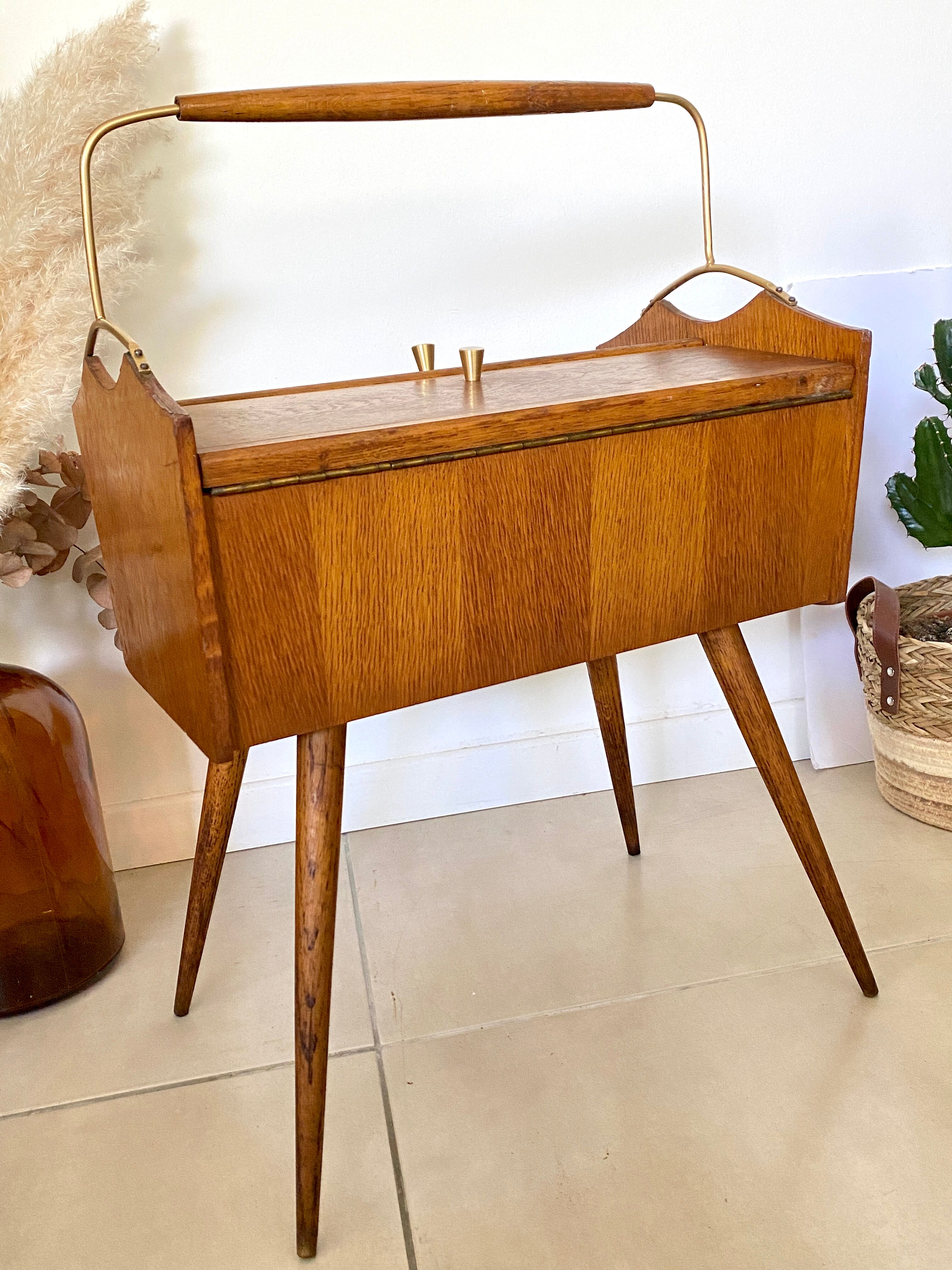 Vintage worker compass feet