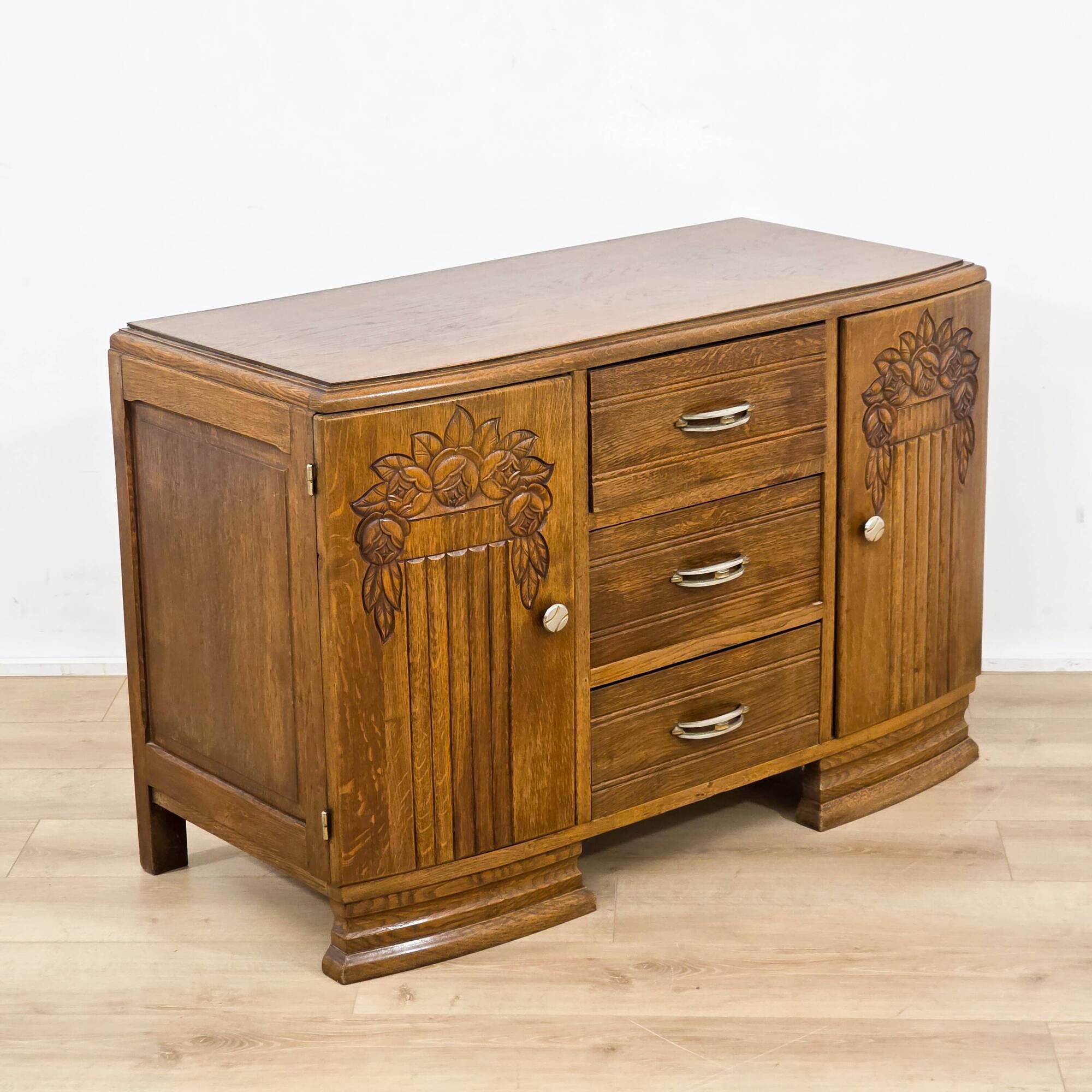 Wooden dressing table, Art Deco from the 1940s.