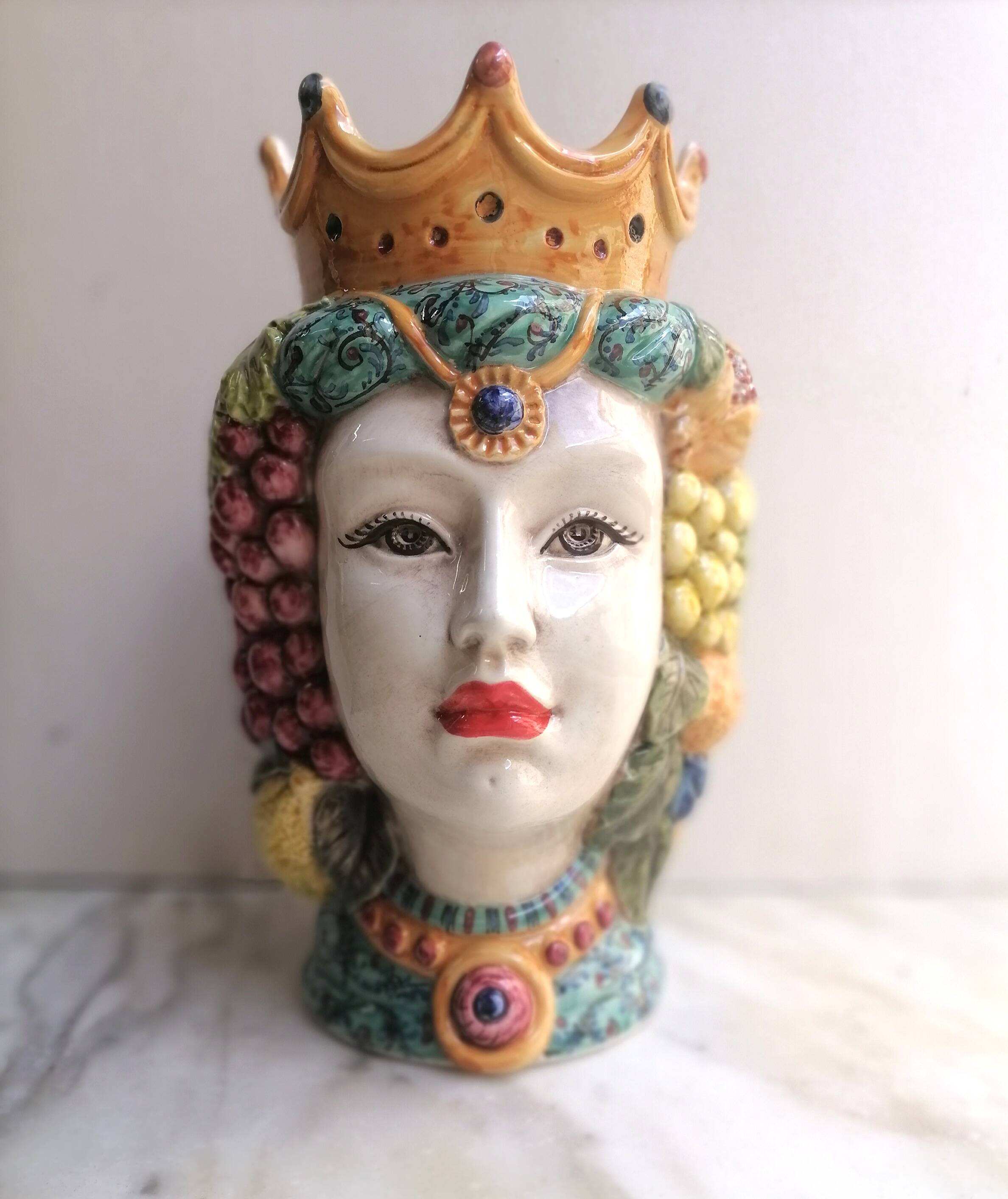 Vasi a forma di teste di moro siciliane in ceramica