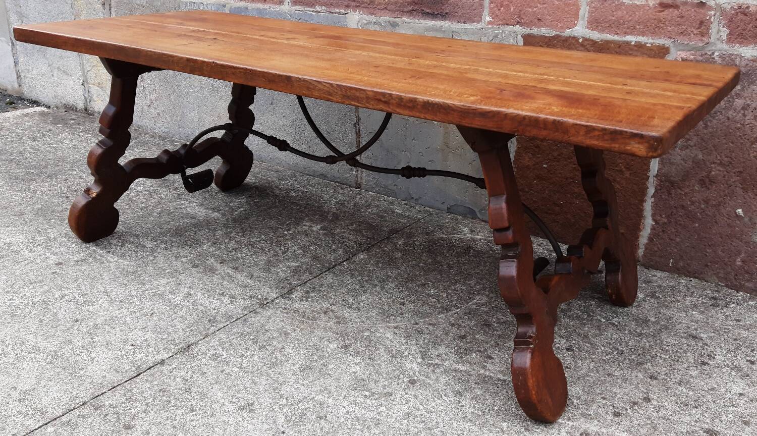 Spanish table with oak lyre legs (19th century)