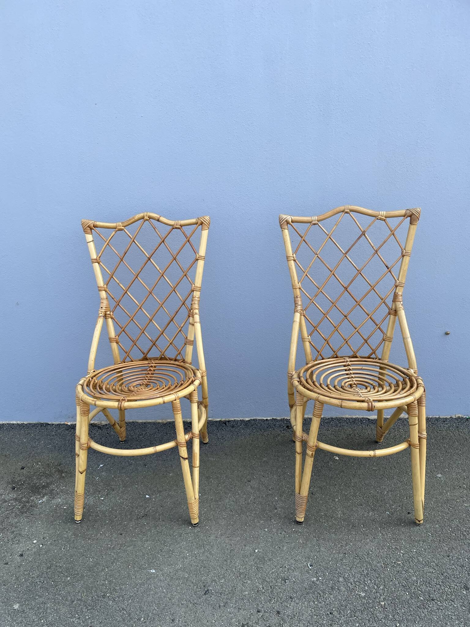 Chaises en rotin  à croisillons