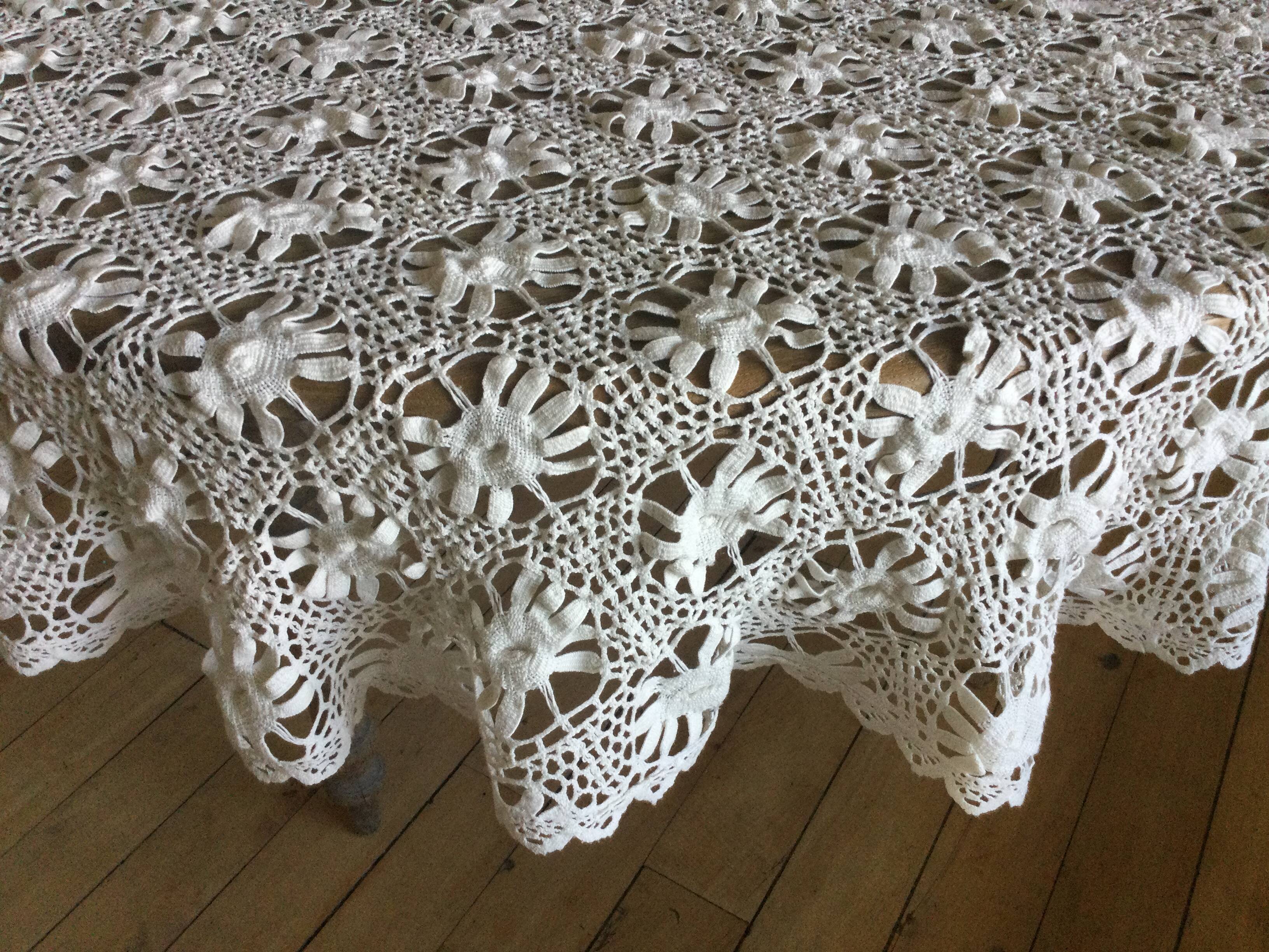 Nappe ancienne au crochet