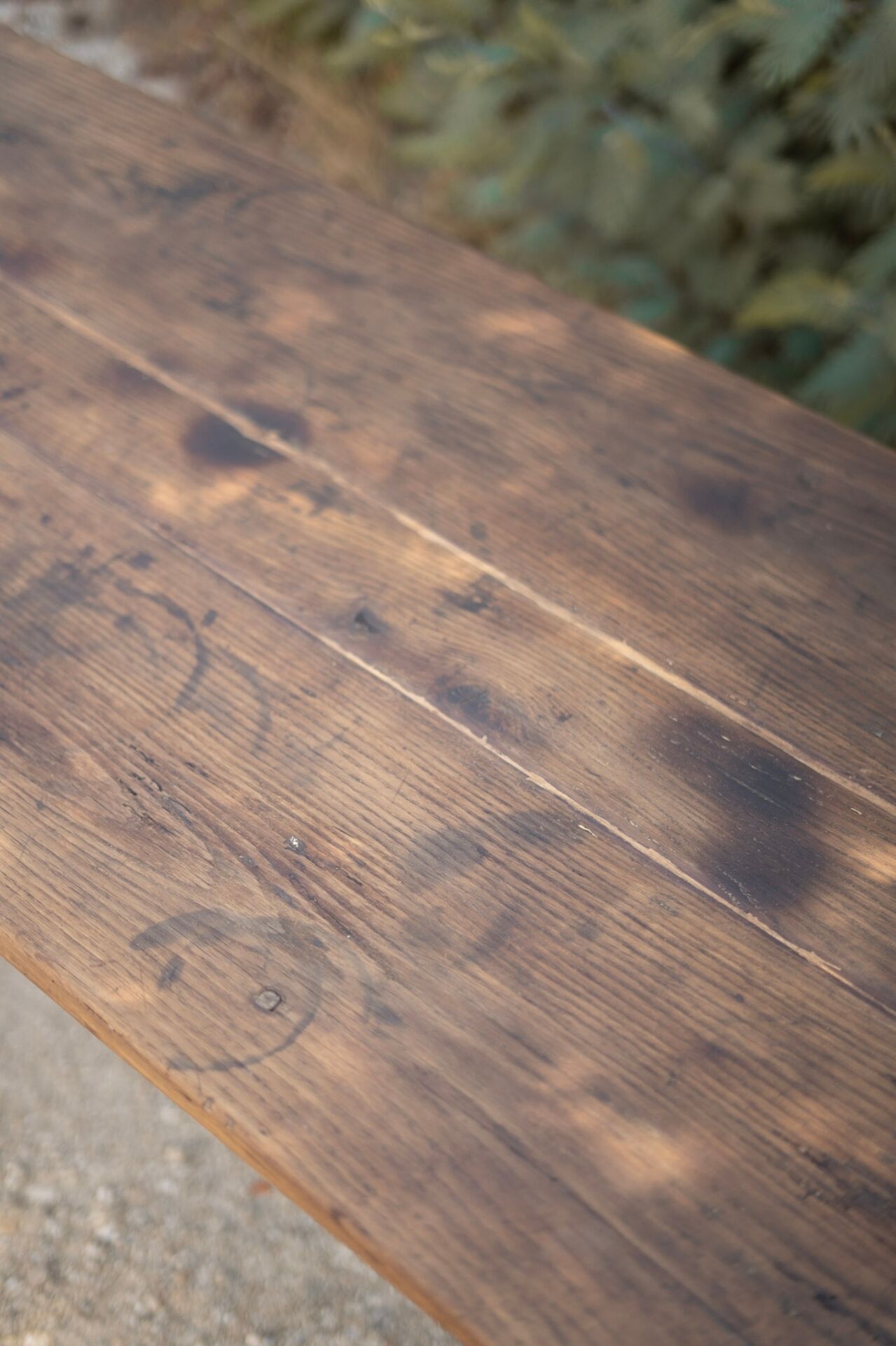 Table and benches set