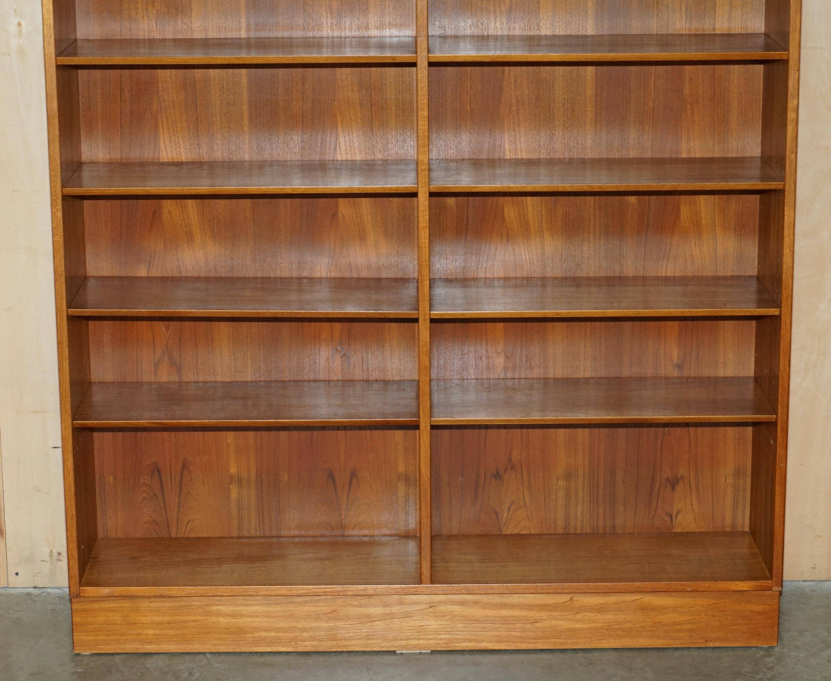 Pair of large open bookshelves Poul Hundevad Mid Century Modern in teak
