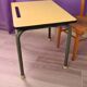 Ancien bureau d'écolier en formica jaune