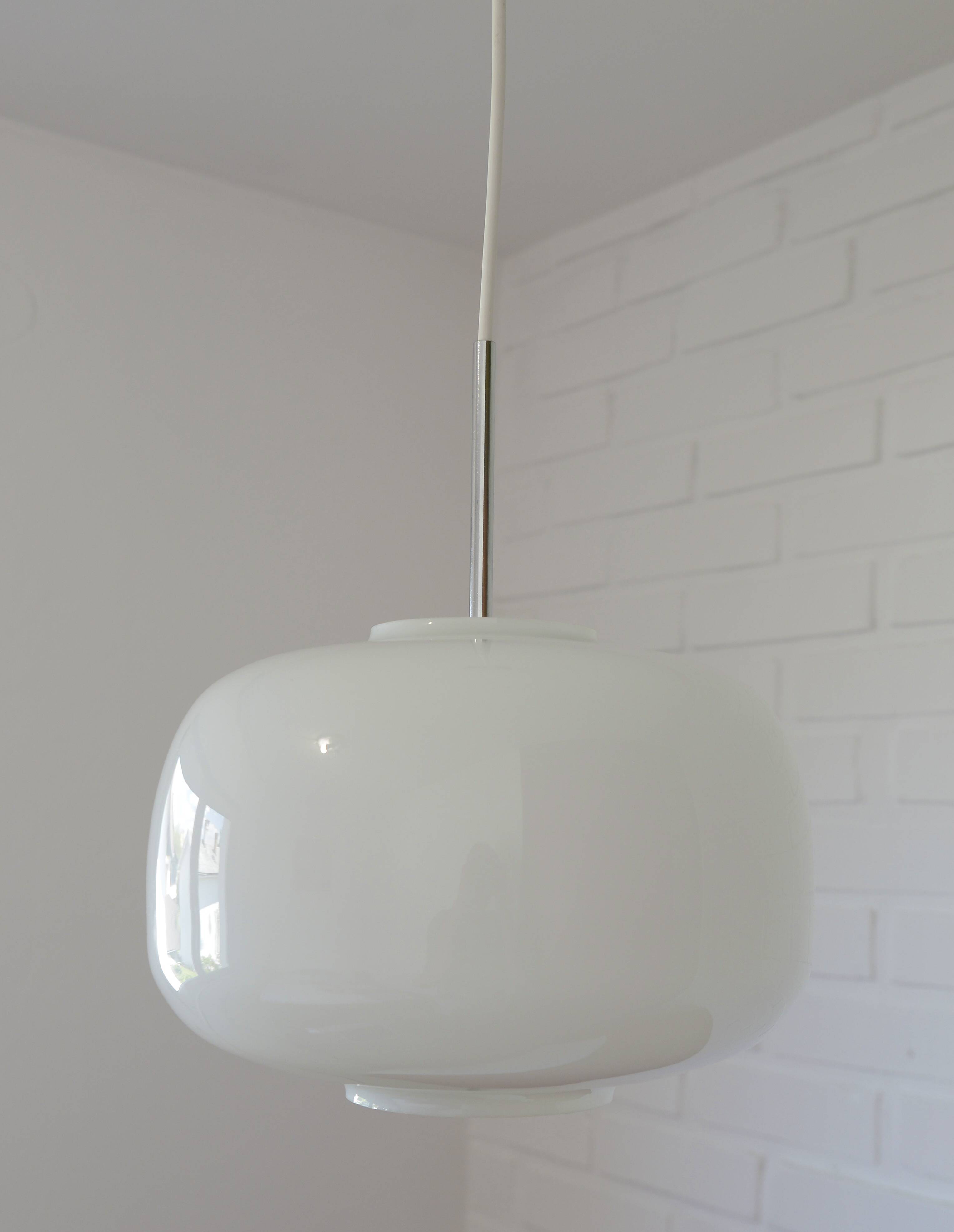 1 sur 2 Suspension blanche vintage, style scandinave minimaliste