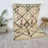Handcrafted Moroccan Berber carpet 175 x 113 CM