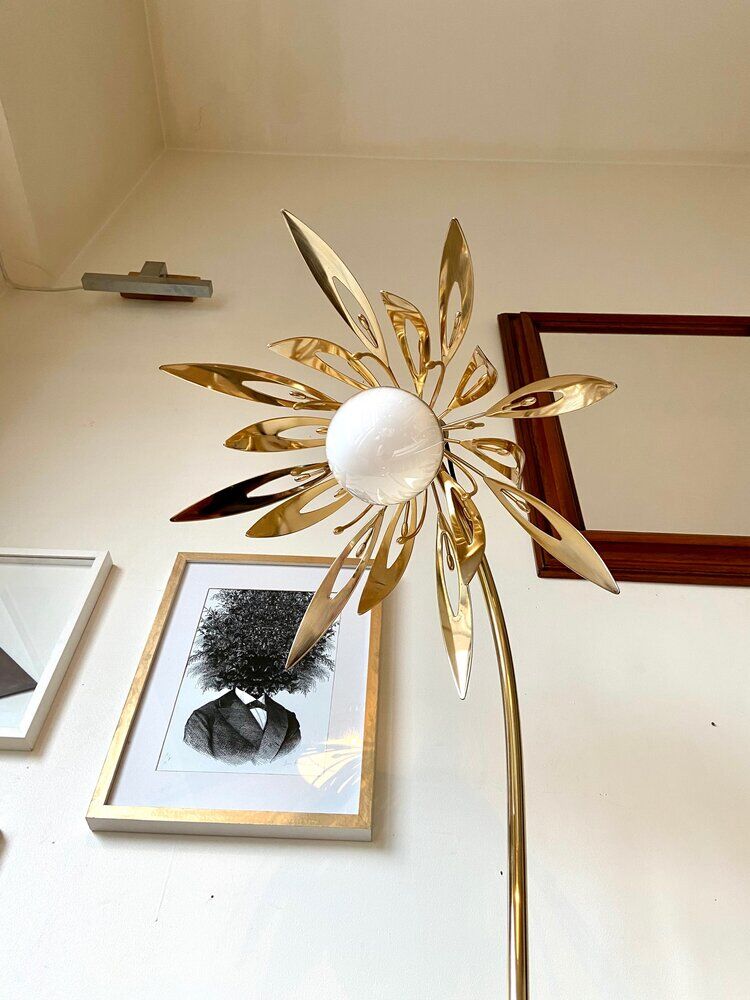 Gold metal flower lamppost