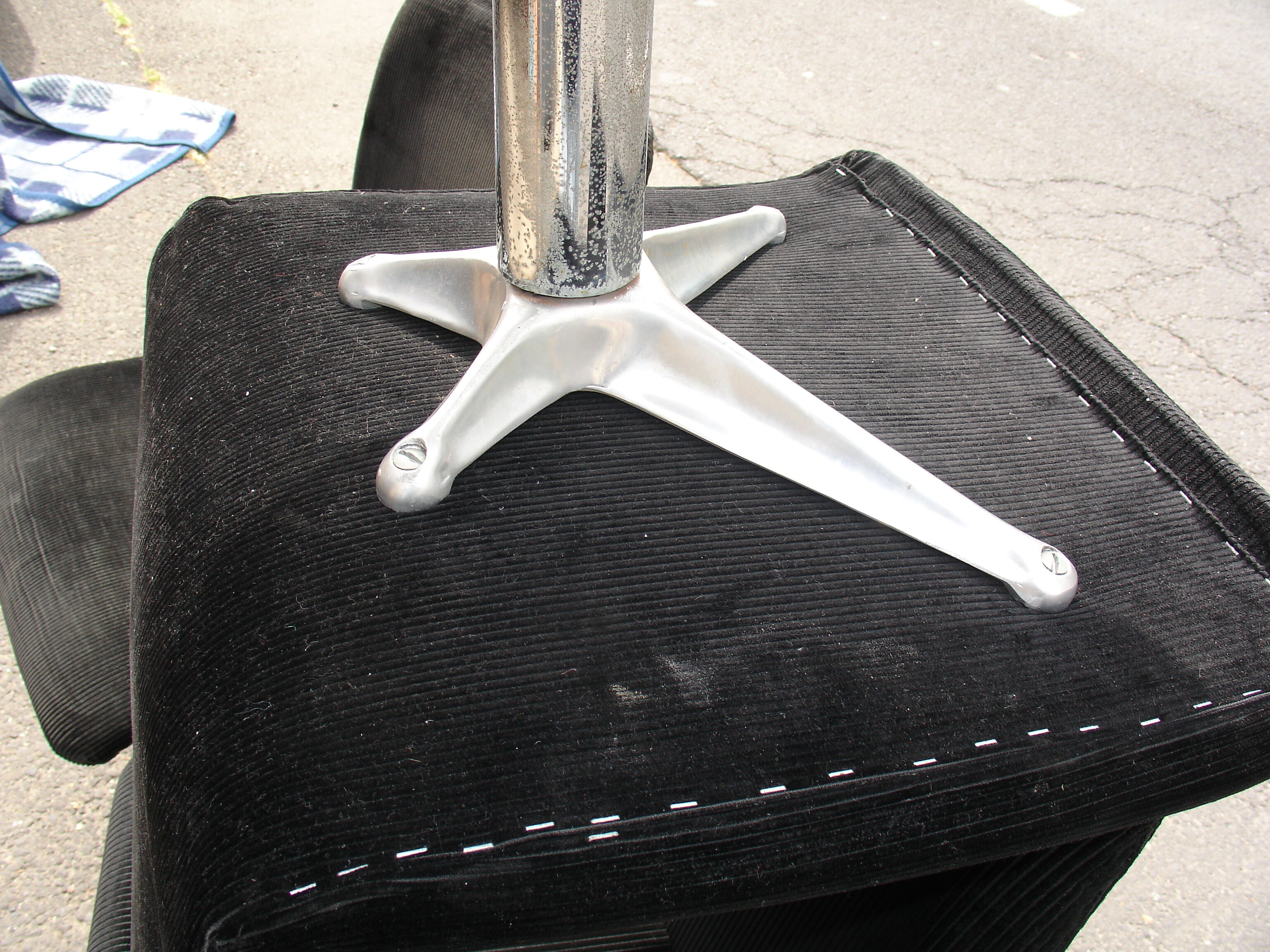 Série de 5 chaises pivotantes vers 1970