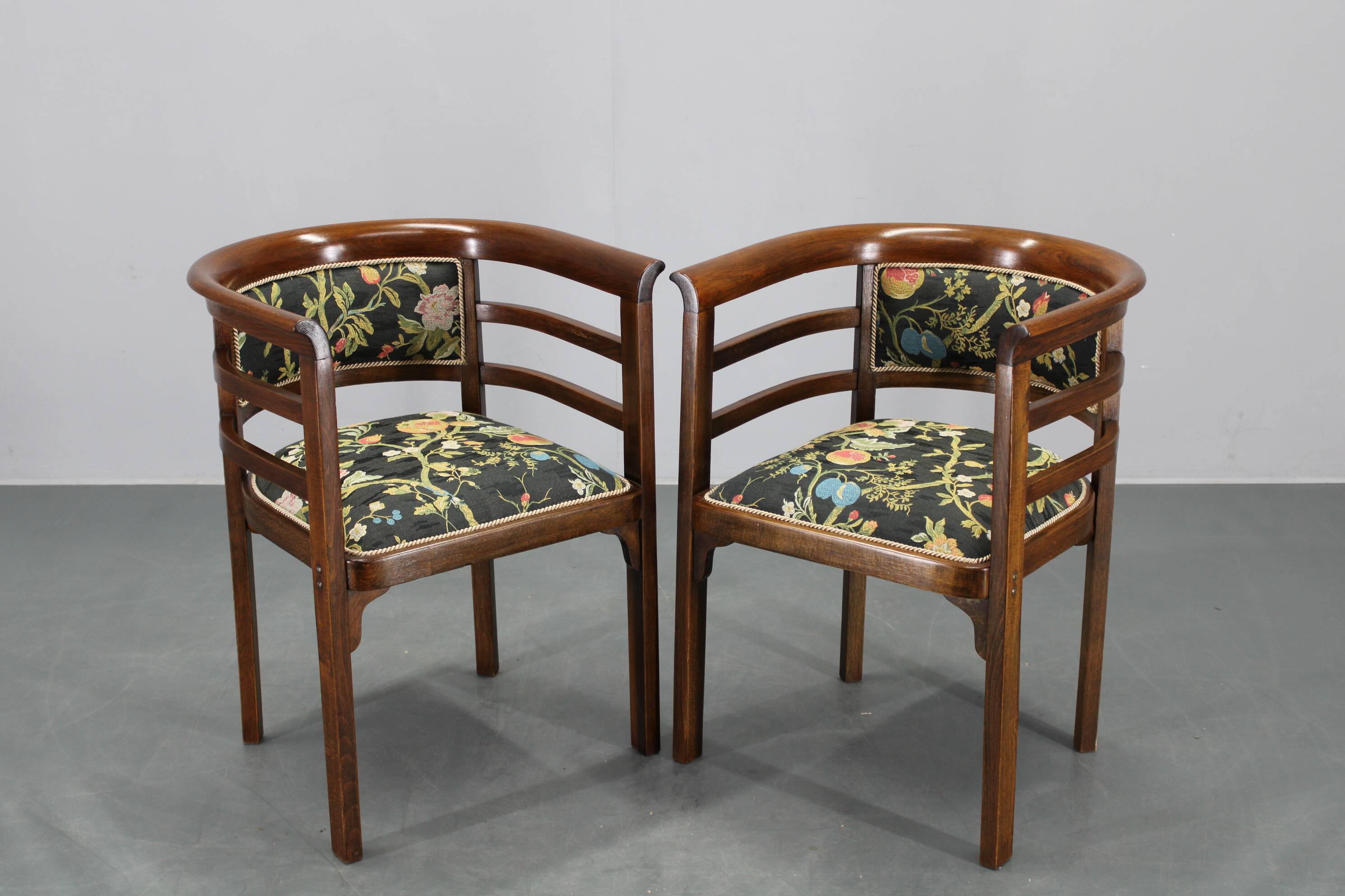 1930s pair of restored Thonet armchairs, Czechoslovakia