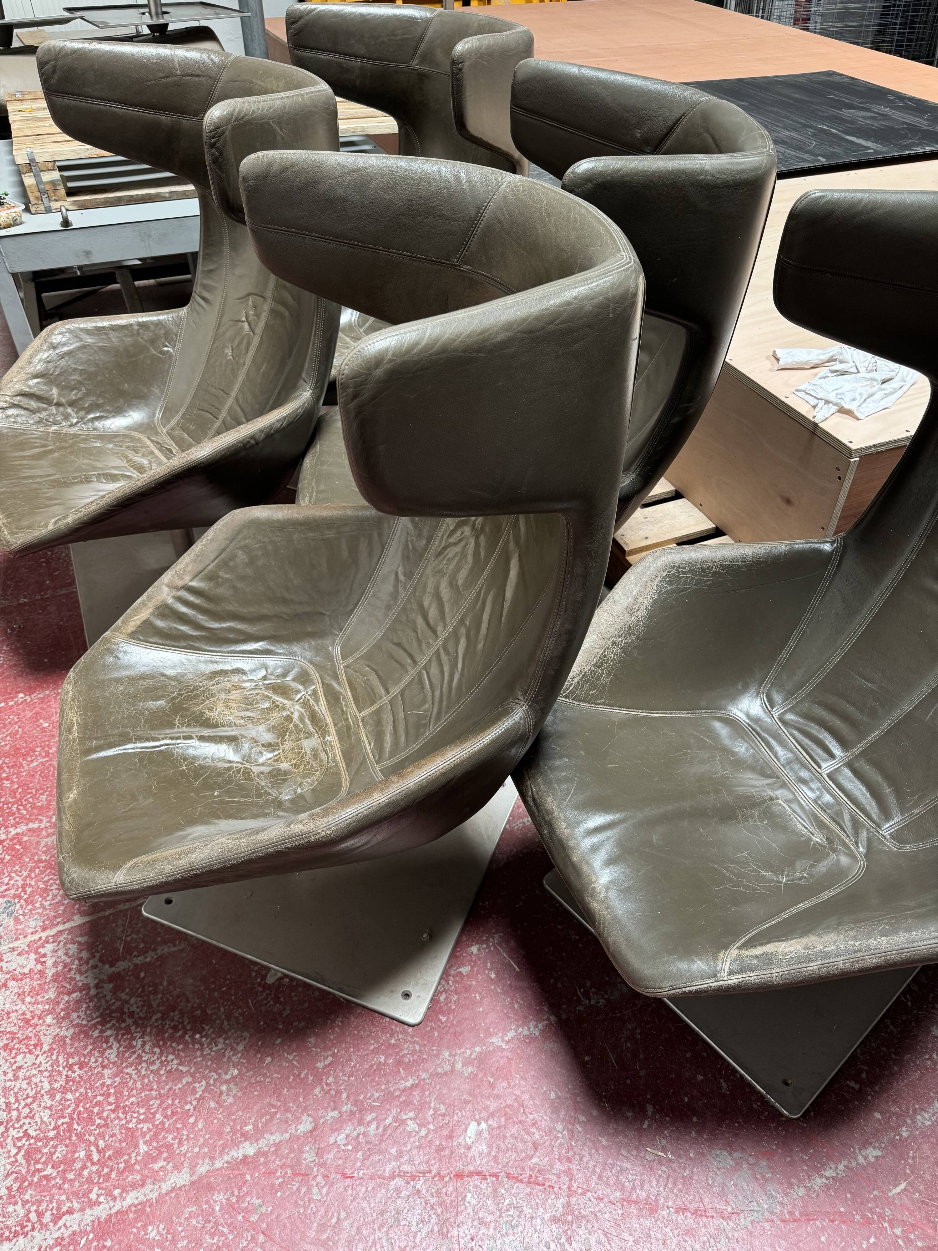 Moroso swivel leather armchair with headrest
