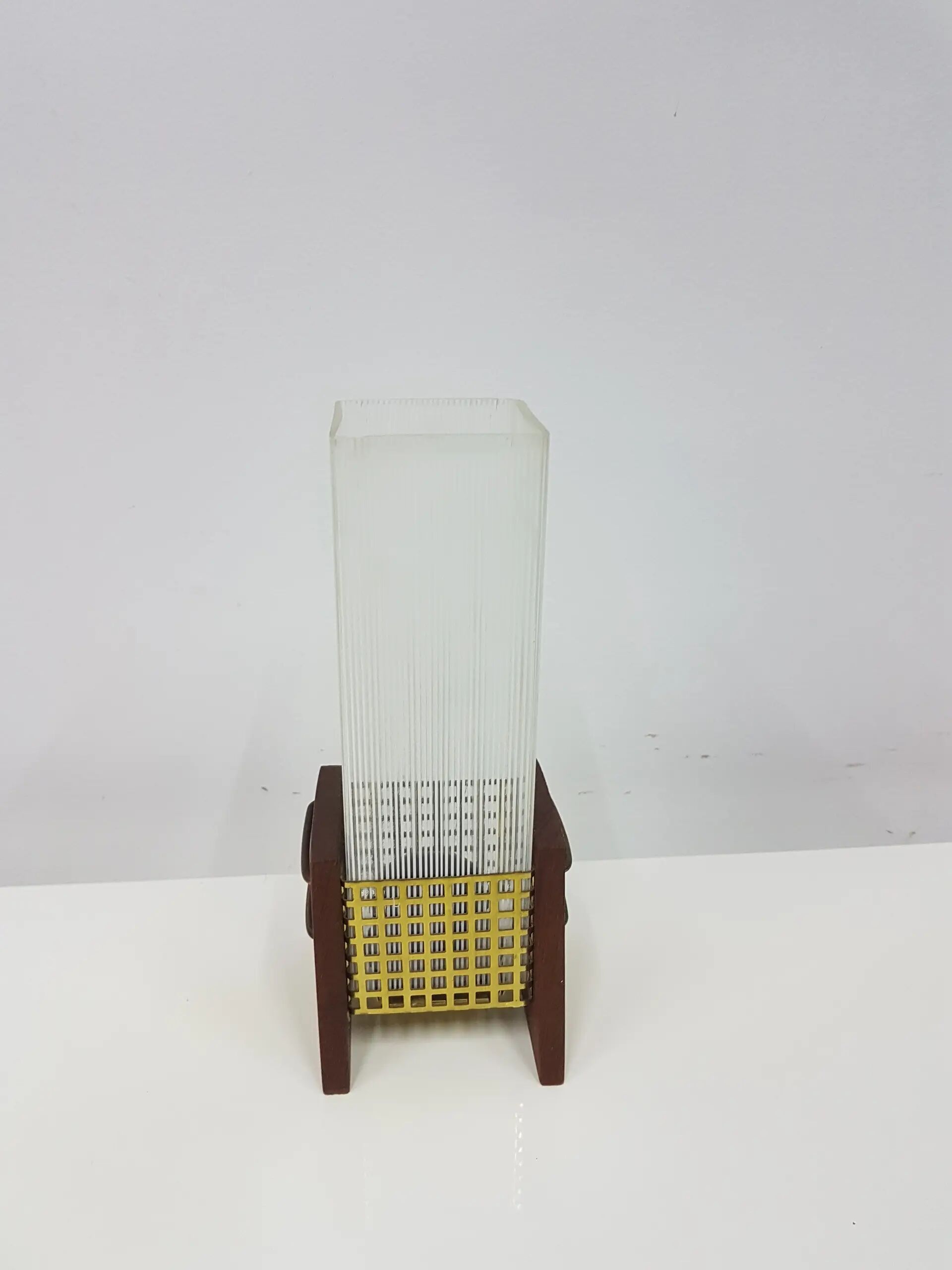 Support de bougie, teck brun, verre clair, Danemark, années 1960.