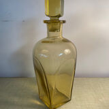 Carafe en verre jaune