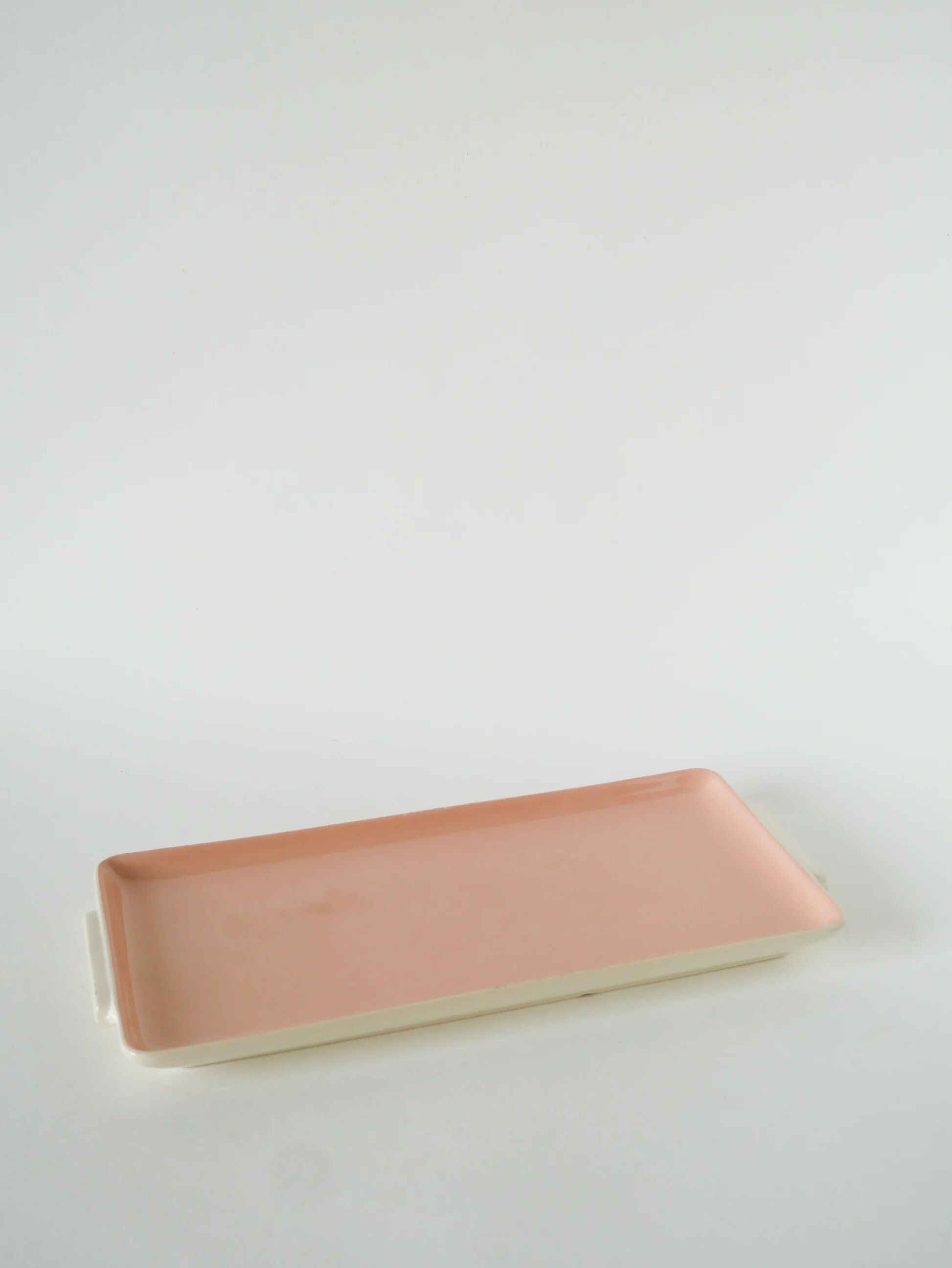 Plat à cake en faïence, rose poudré, 1950